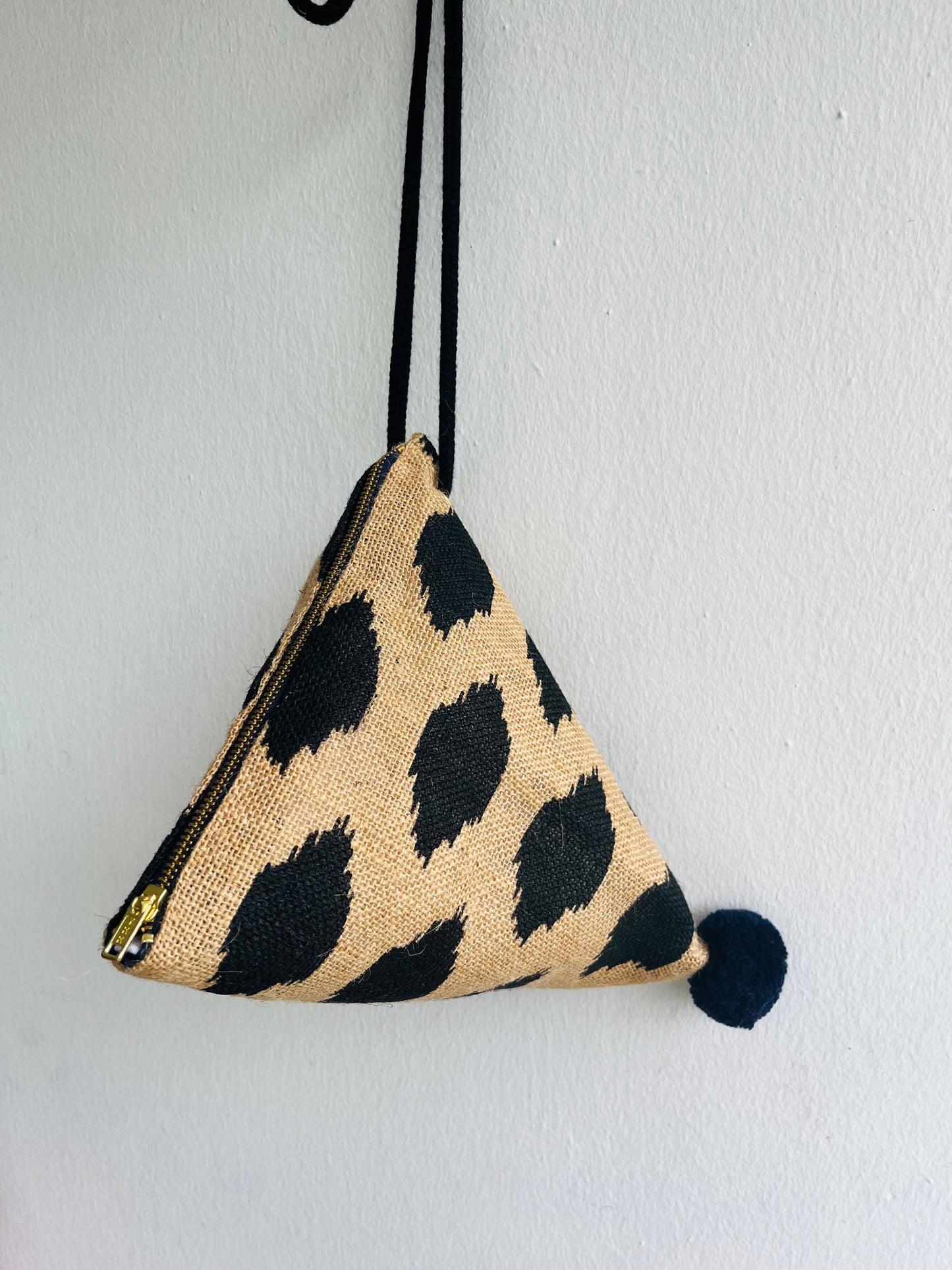 Origami dumpling bag , eco friendly small triangle bag , jute cool jute bag , fun pom pom bag | Take me to the market - Jiakuma