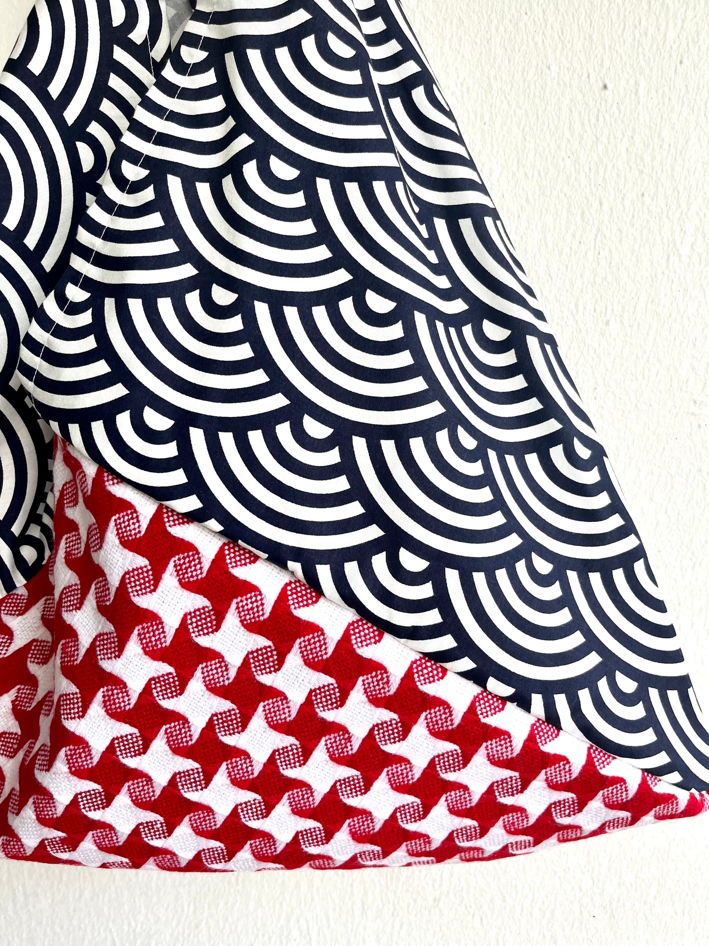Origami tote bento , Japanese inspired bento bag , shoulder fabric eco friendly bag | Red tweed and waves - Jiakuma