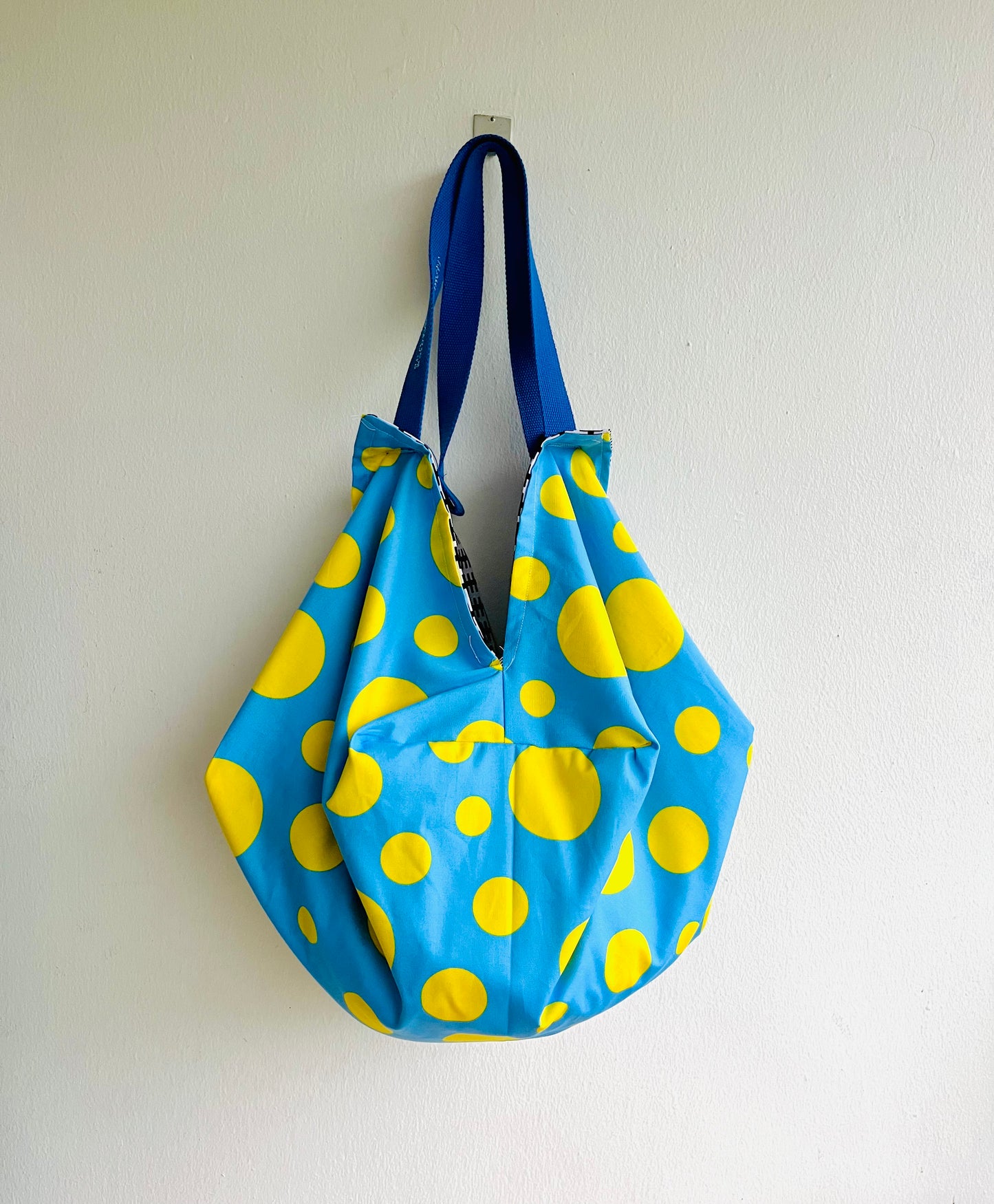 Japanese sac bag , origami fabric shoulder bag , reversible geometric bag | Monochrome & bright - Jiakuma