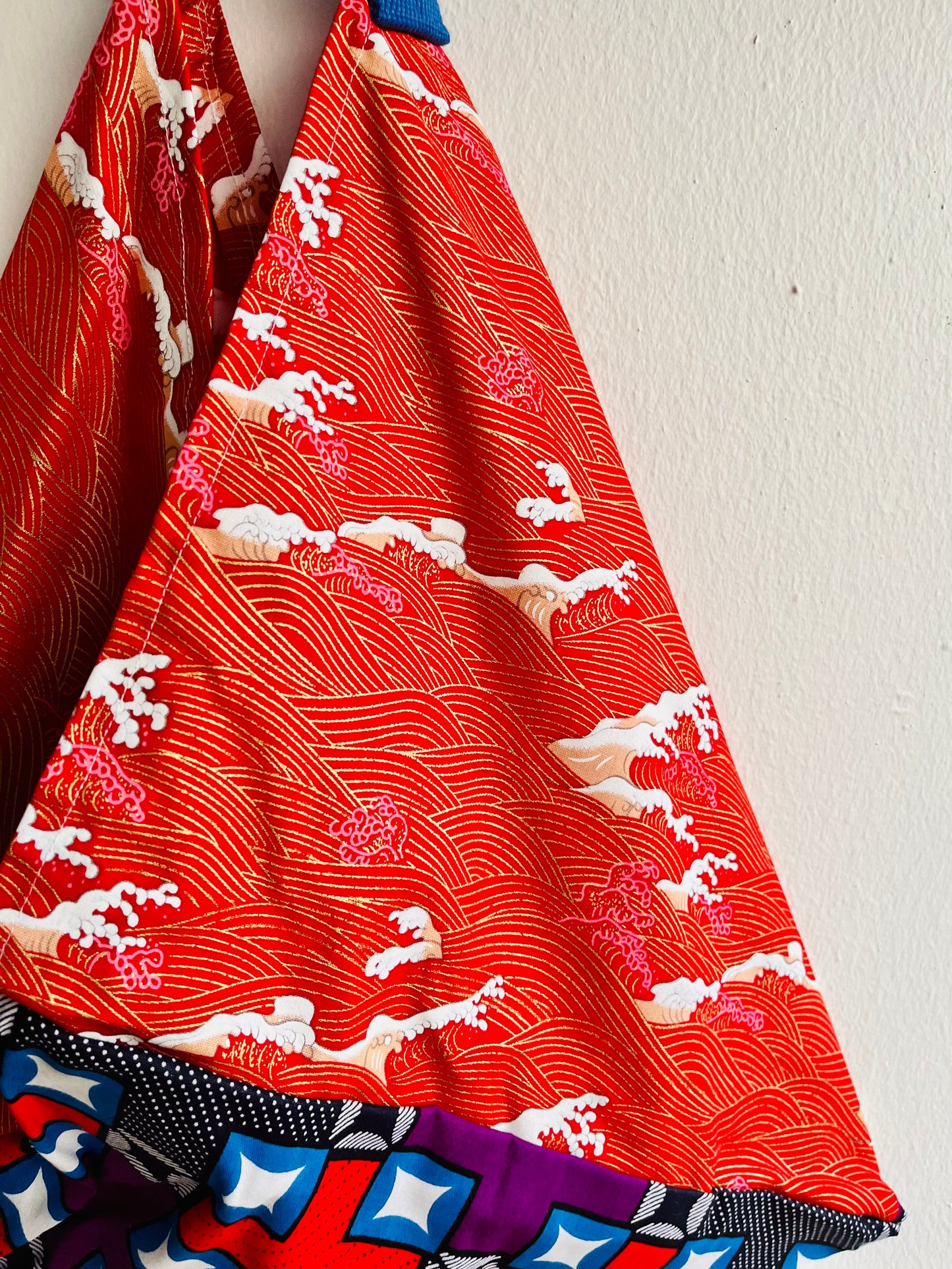 Origami bento bag, shoulder tote bag , colorful African fabric bag | Red waves in Africa - Jiakuma
