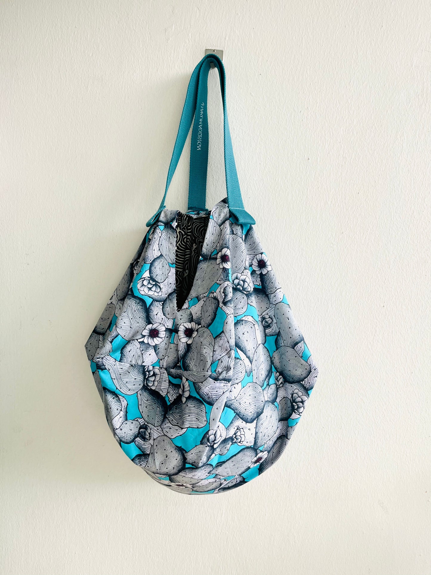 Origami sac bag , reversible fabric shoulder bag , Japanese inspired bag | Fetovaia beach isola d’Elba - Jiakuma