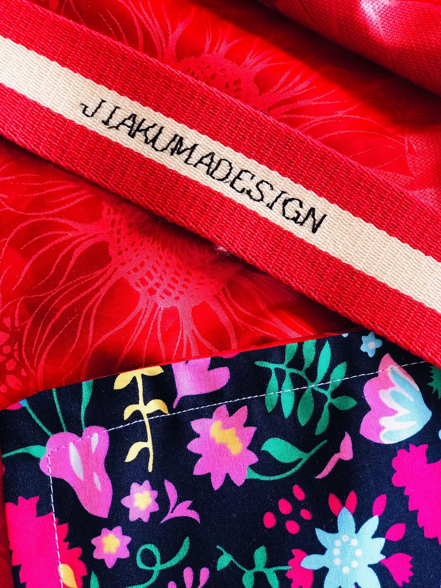 Mariko sac bag | Autumn garden in Sydney