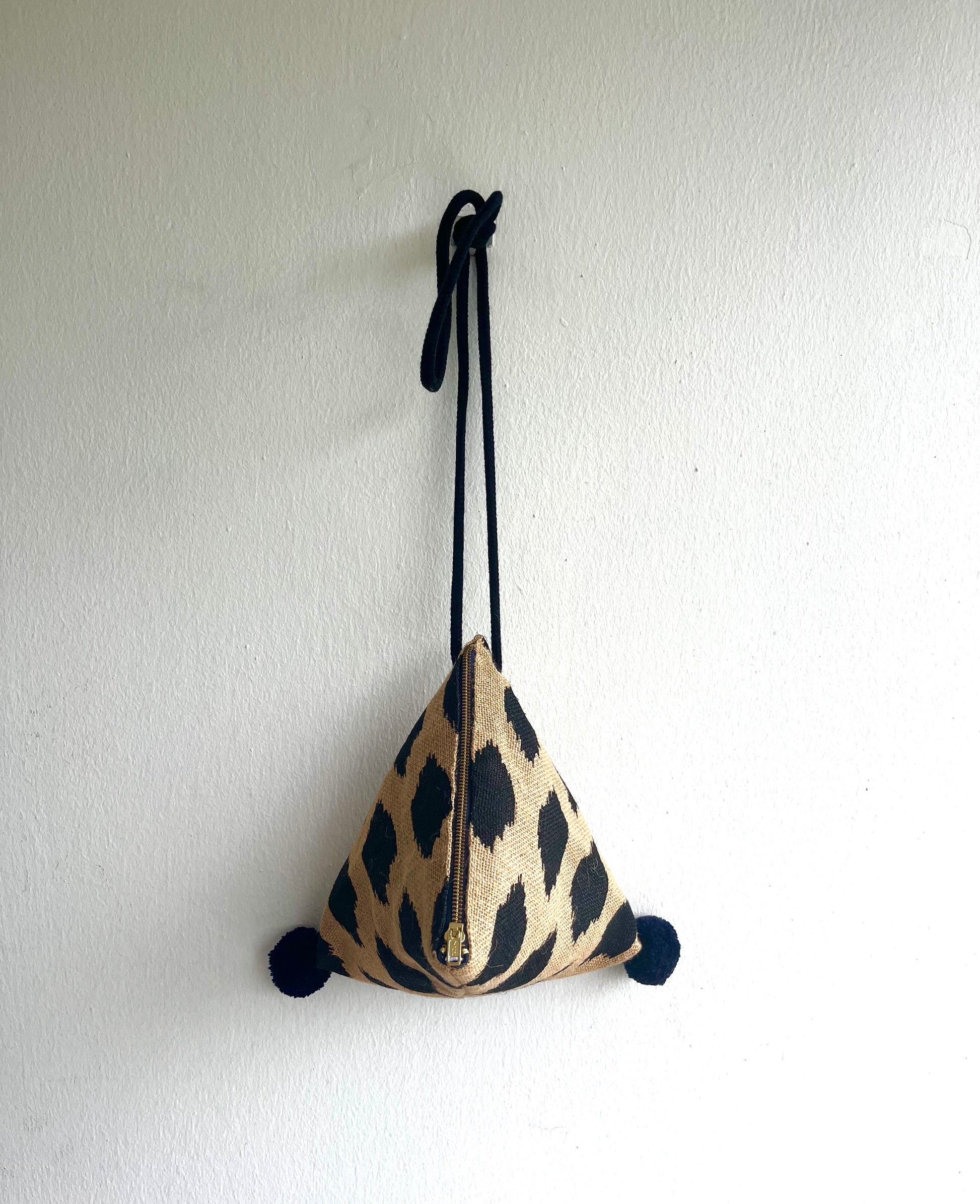 Origami dumpling bag , eco friendly small triangle bag , jute cool jute bag , fun pom pom bag | Take me to the market - Jiakuma