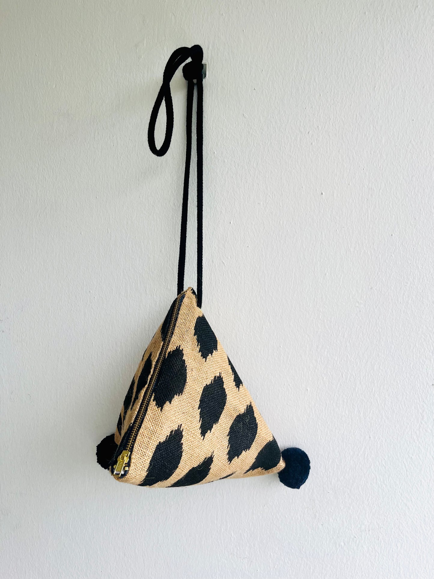 Origami dumpling bag , eco friendly small triangle bag , jute cool jute bag , fun pom pom bag | Take me to the market - Jiakuma
