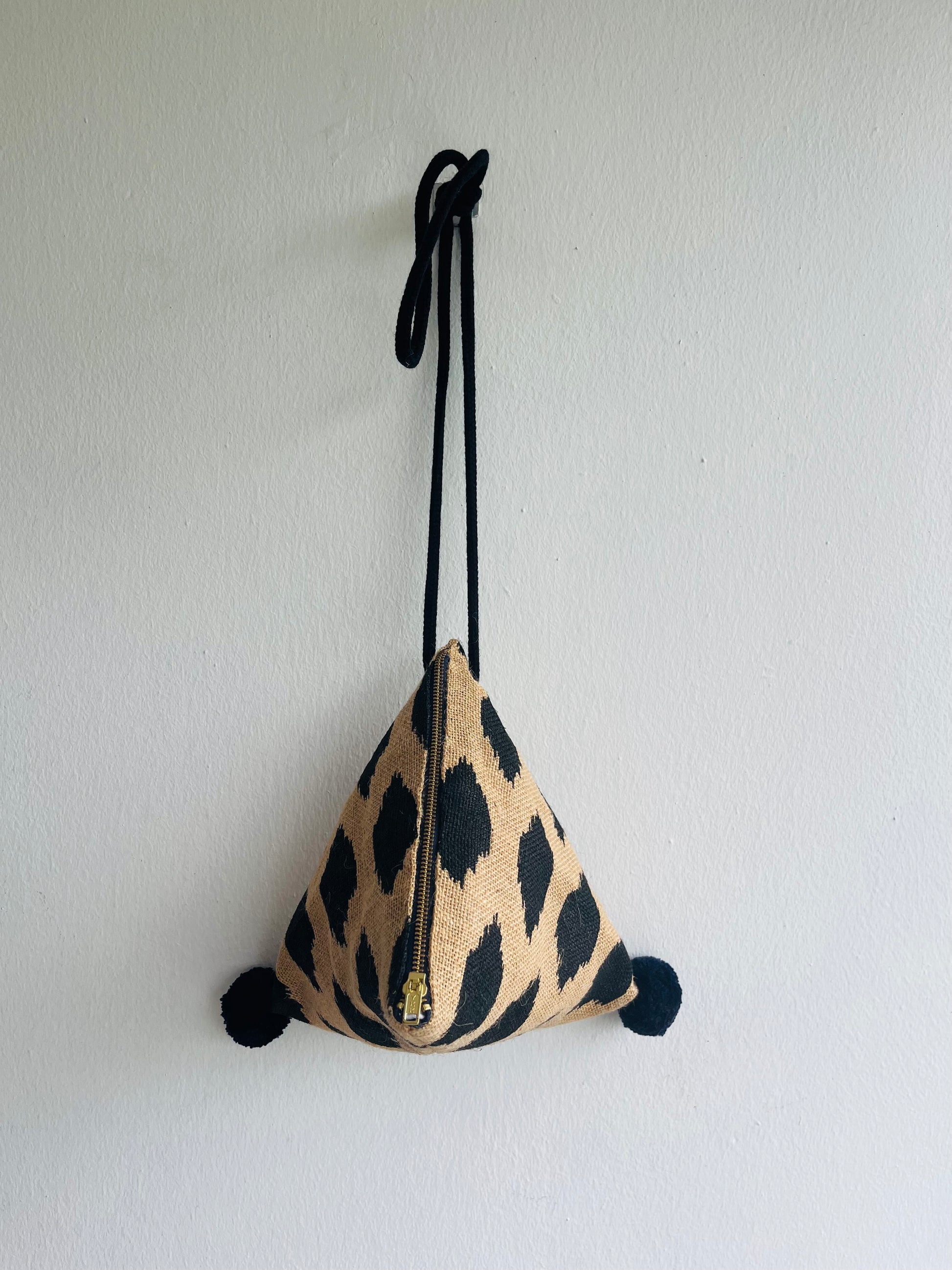 Origami dumpling bag , eco friendly small triangle bag , jute cool jute bag , fun pom pom bag | Take me to the market - Jiakuma