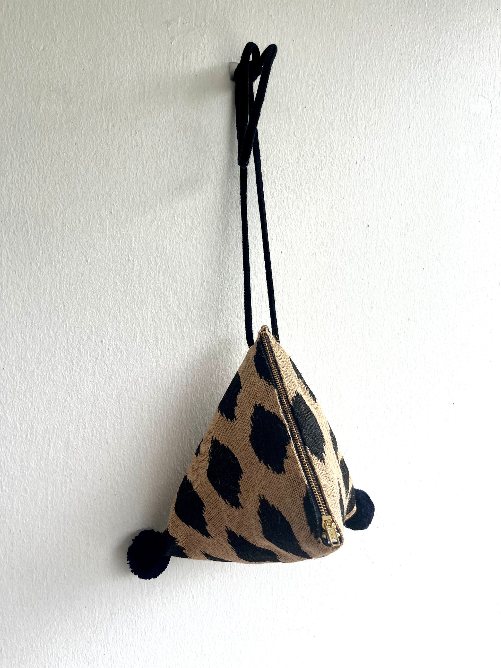 Origami dumpling bag , eco friendly small triangle bag , jute cool jute bag , fun pom pom bag | Take me to the market - Jiakuma