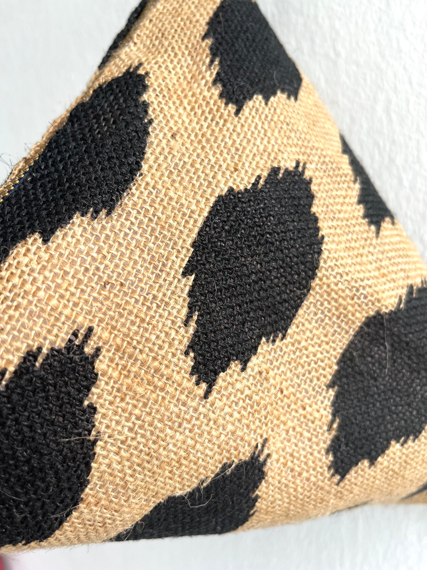 Origami dumpling bag , eco friendly small triangle bag , jute cool jute bag , fun pom pom bag | Take me to the market - Jiakuma