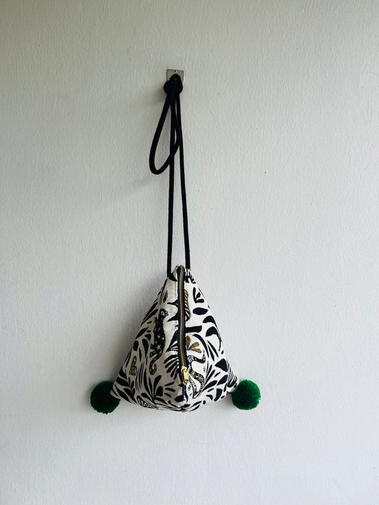 Bolsa de bolas de masa de origami, bolsa de tela colorida, bolsa triangular pequeña con pompones, bolsa de tela ecológica de inspiración japonesa | Sparkles &amp; Tigers 