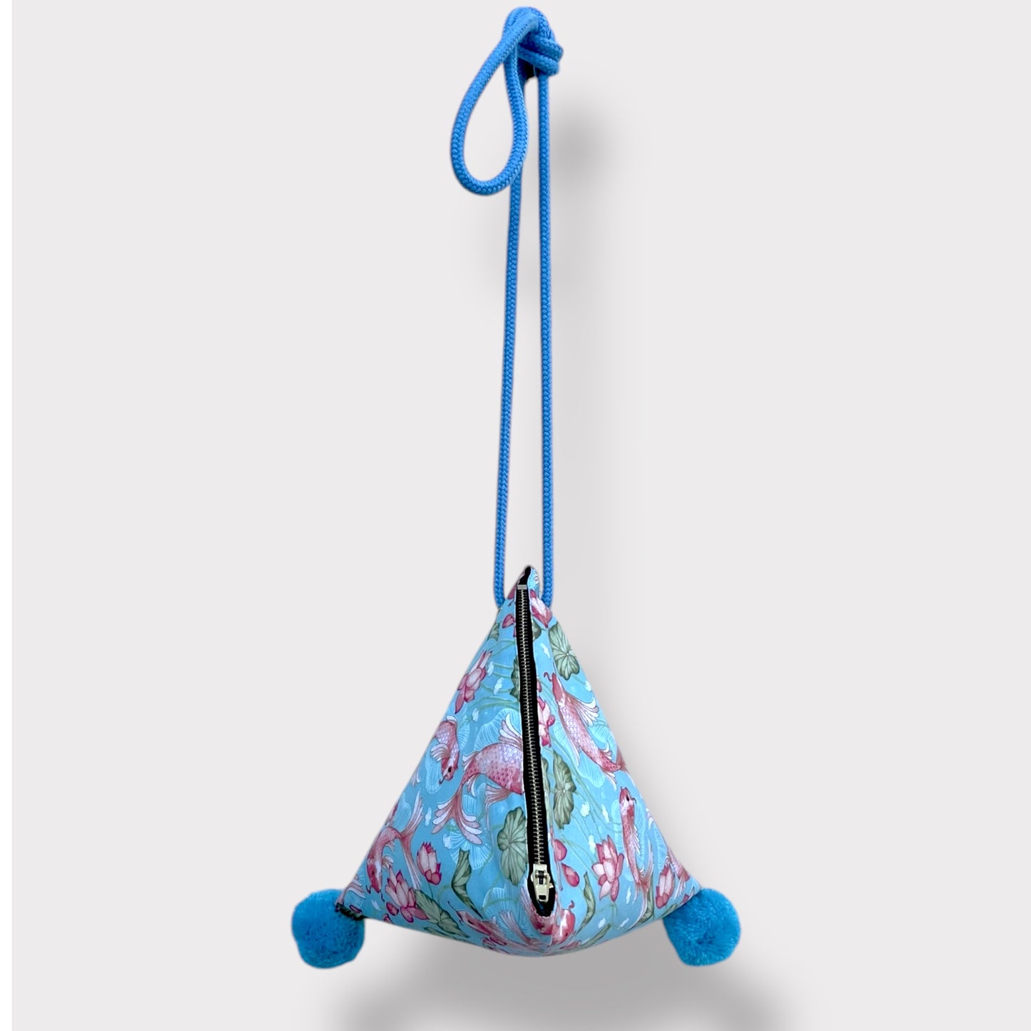 Bolsos de bola de masa de origami, bolso bandolera triangular pequeño, bolso de tela pequeño de inspiración japonesa, lindo bolso con pompones de colores | Lucky fish