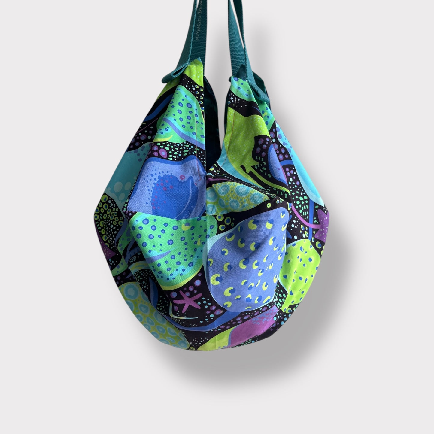 Origami sac bag , shoulder fabric reversible bag , Japanese inspired colorful bag , eco friendly large sac bag | A beautiful underwater world