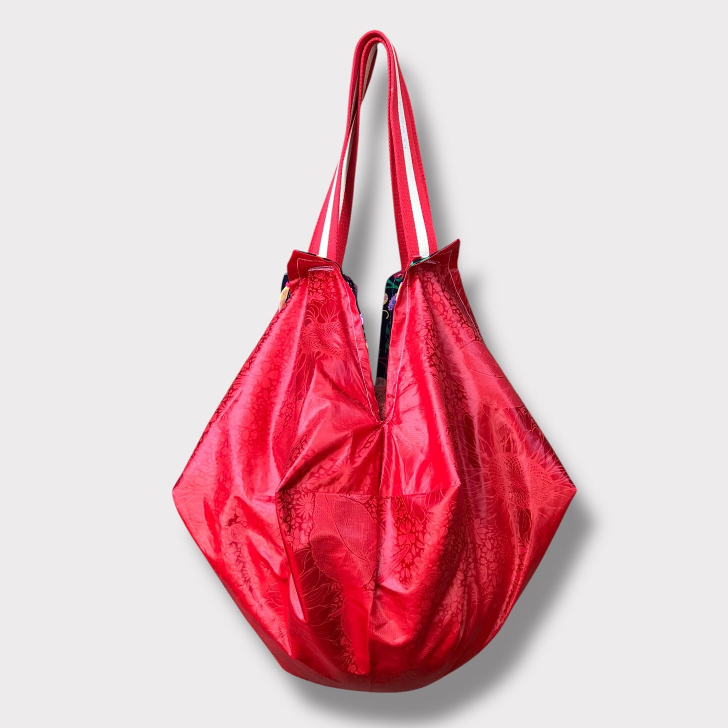 Mariko sac bag | Autumn garden in Sydney