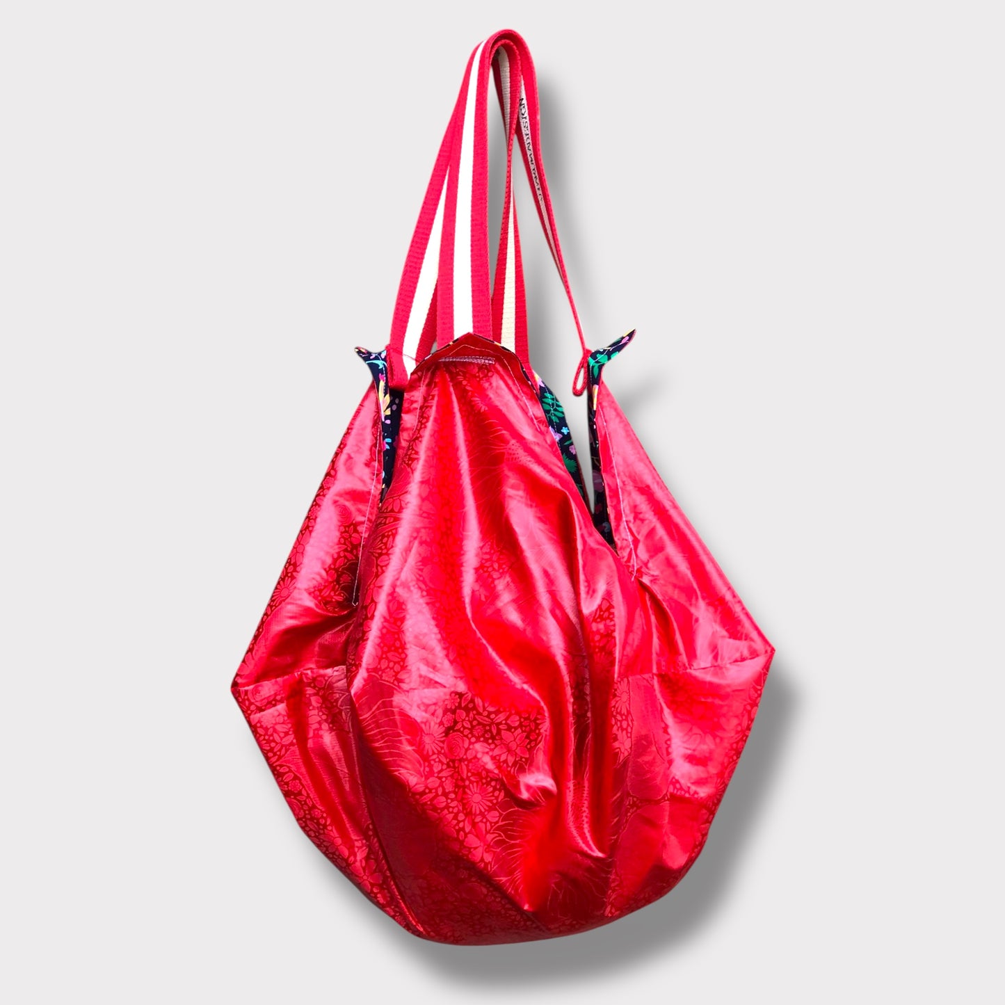 Mariko sac bag | Autumn garden in Sydney