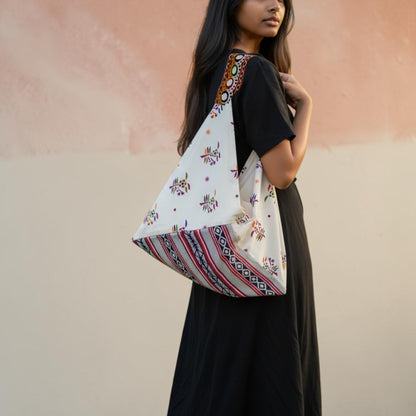 Handmade bento bag | White desert shades and flowers
