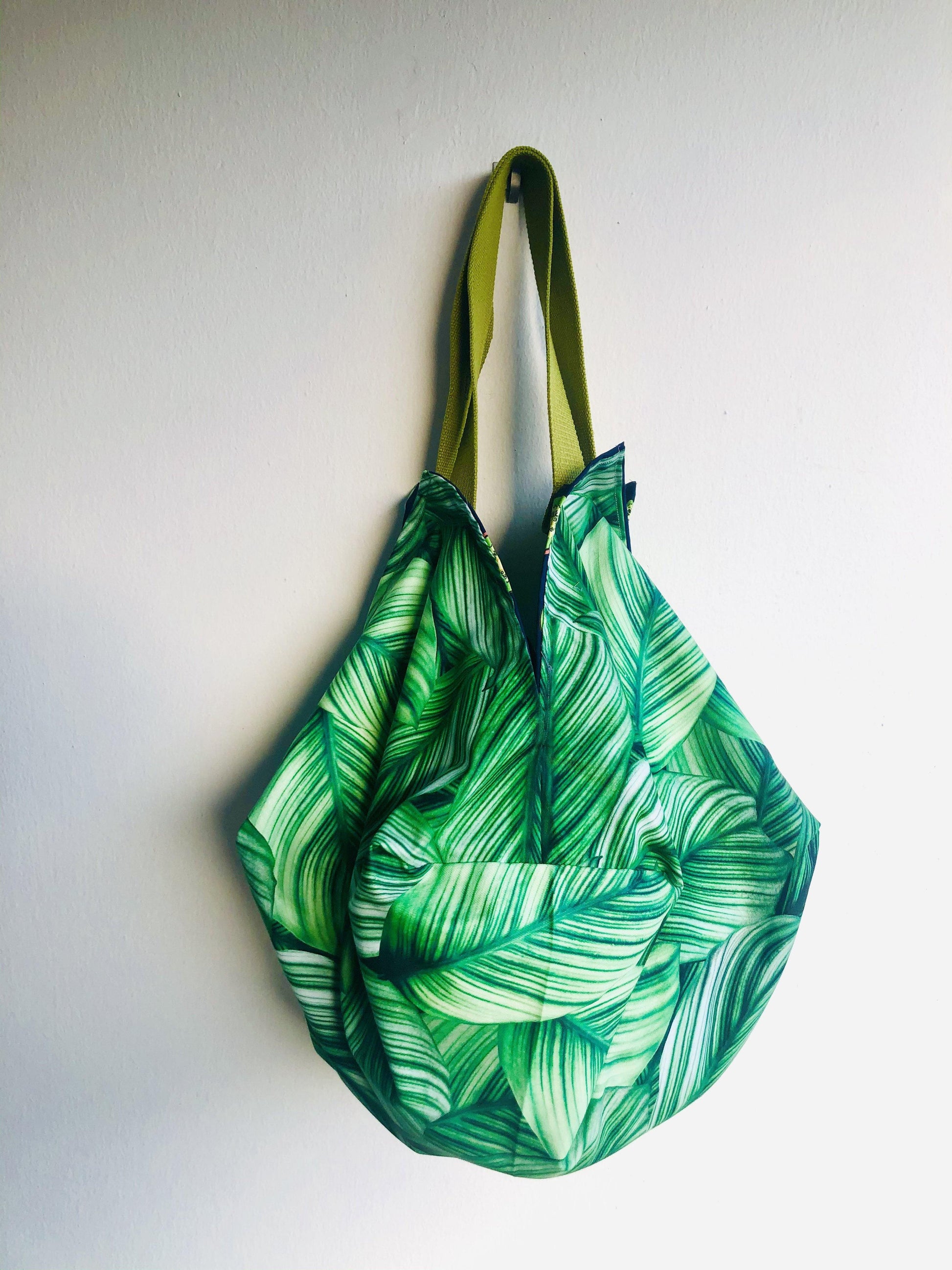 Origami sac bag , reversible shopping shoulder bag , origami eco bag | Kiwis spotted in the greenery - Jiakuma