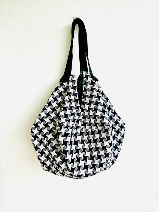 Origami sac bag , reversible Japanese inspired bag , eco friendly fabric bag , shoulder handmade bag | Blanco y Negro - Jiakuma