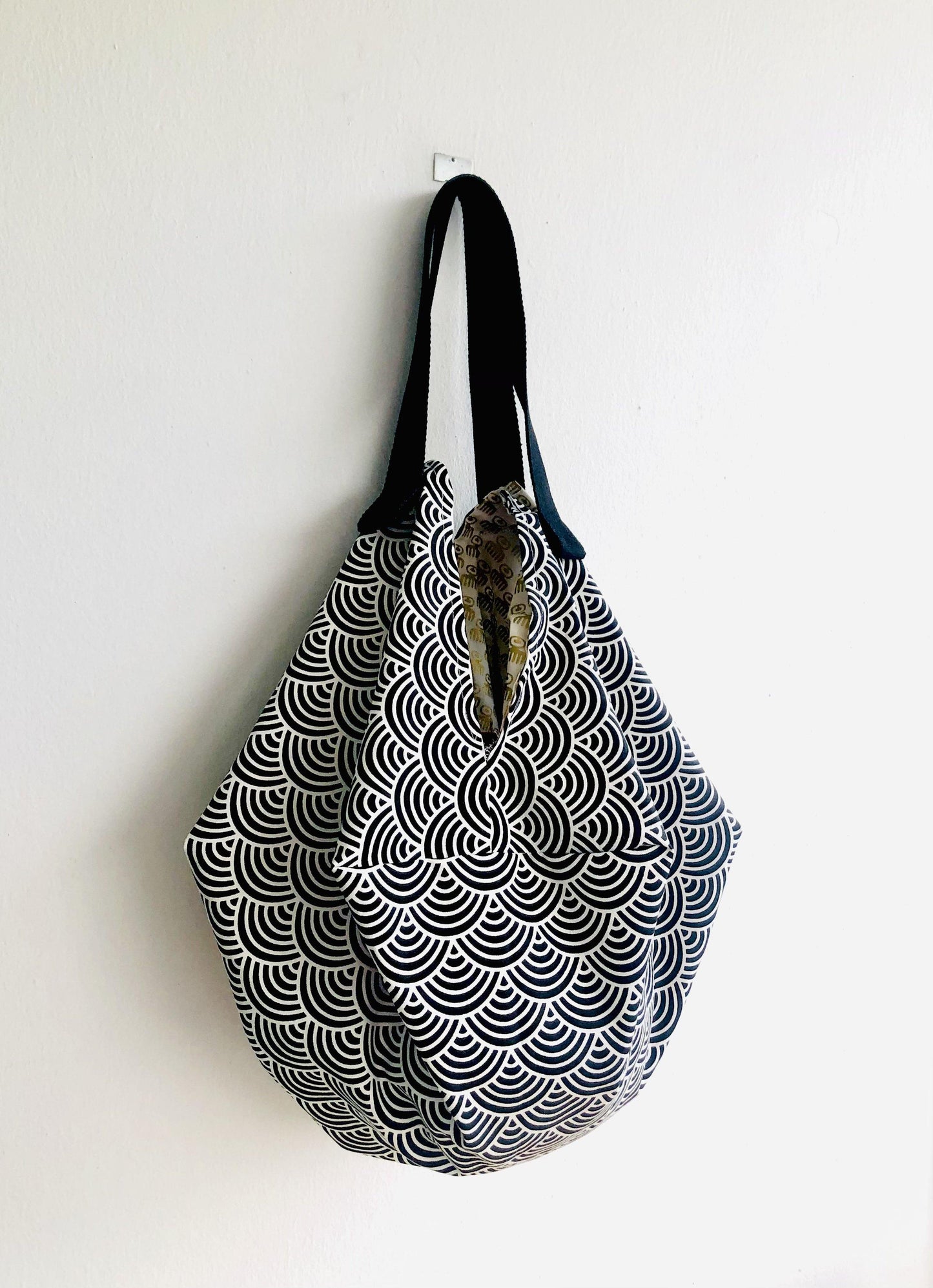 Japanese inspired bag , Japanese wave print fabric handmade sac bag , reversible eco bag | Waves & Gold - Jiakuma