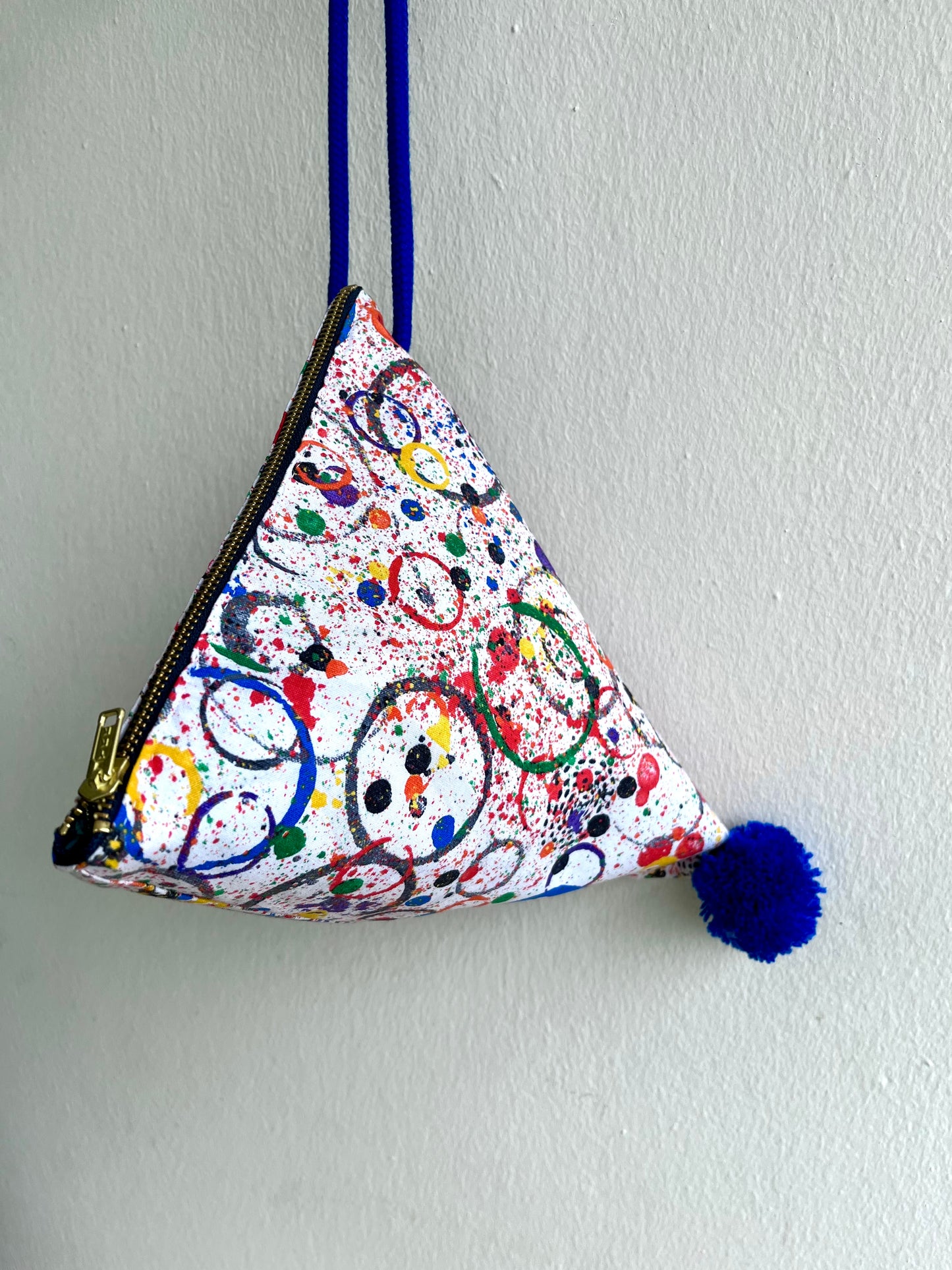 Origami dumpling bag , colorful triangle bag , pom pom fabric eco bag , handmade gift idea | El mundo de Miró - Jiakuma