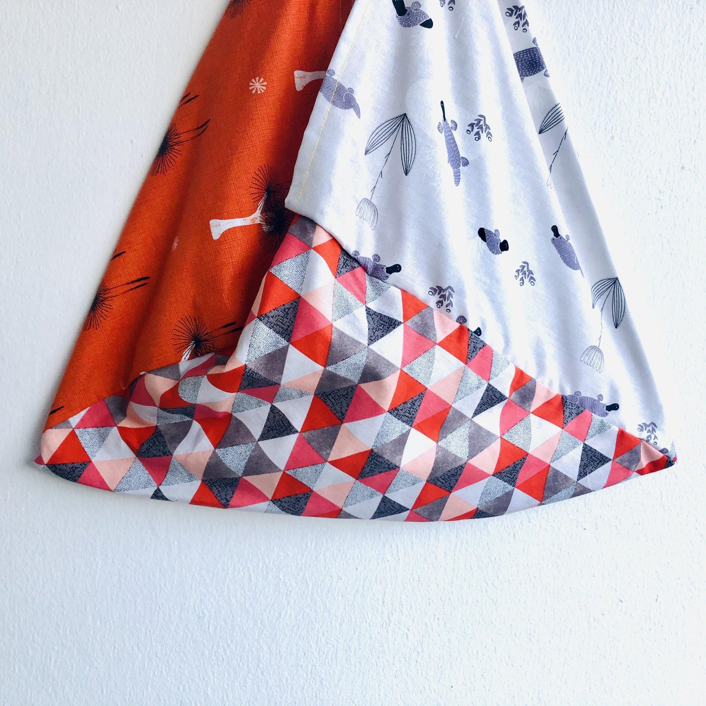 Shoulder bento bag , origami triangle bag , tote fabric bag | Platypus Tasmania - Jiakuma