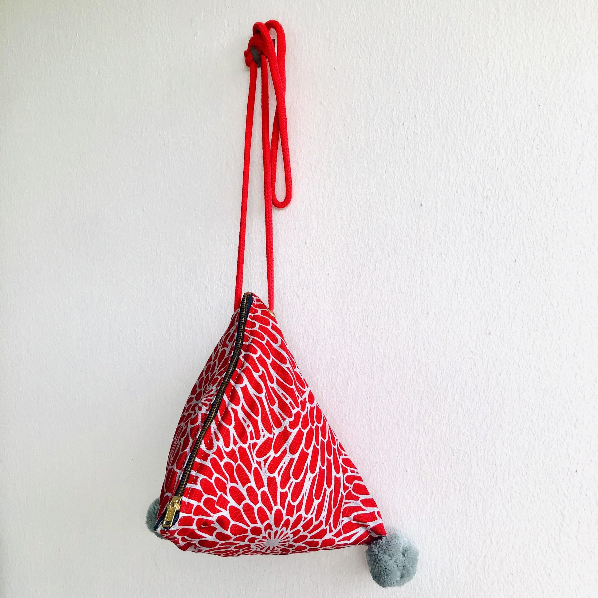 Pom Pom origami bag , triangle fabric cute eco bag | A field of red flowers - Jiakuma