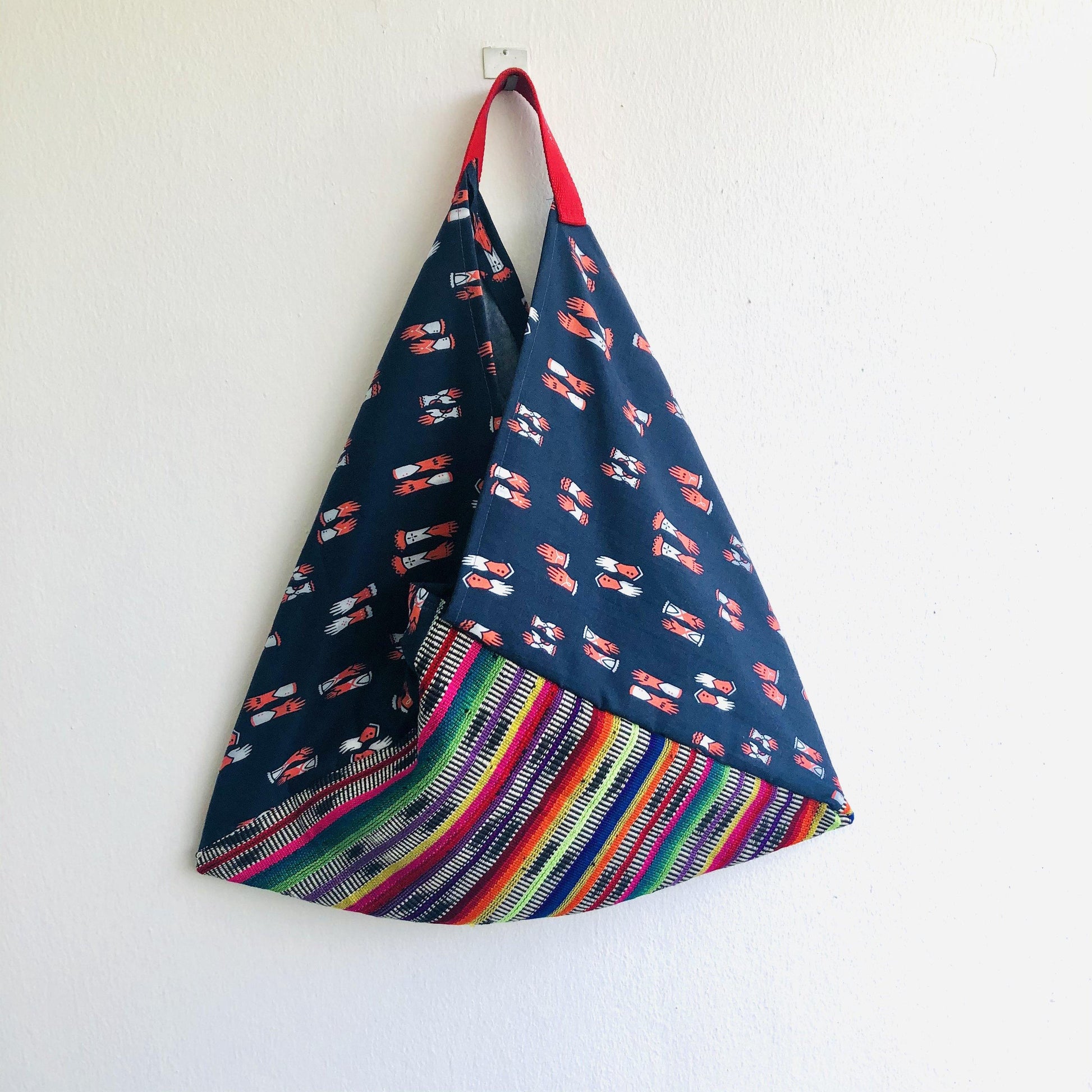 Origami bento bag , triangle Boho eco bag , shoulder tote bag | Wearing my gloves in the Patagonia - Jiakuma