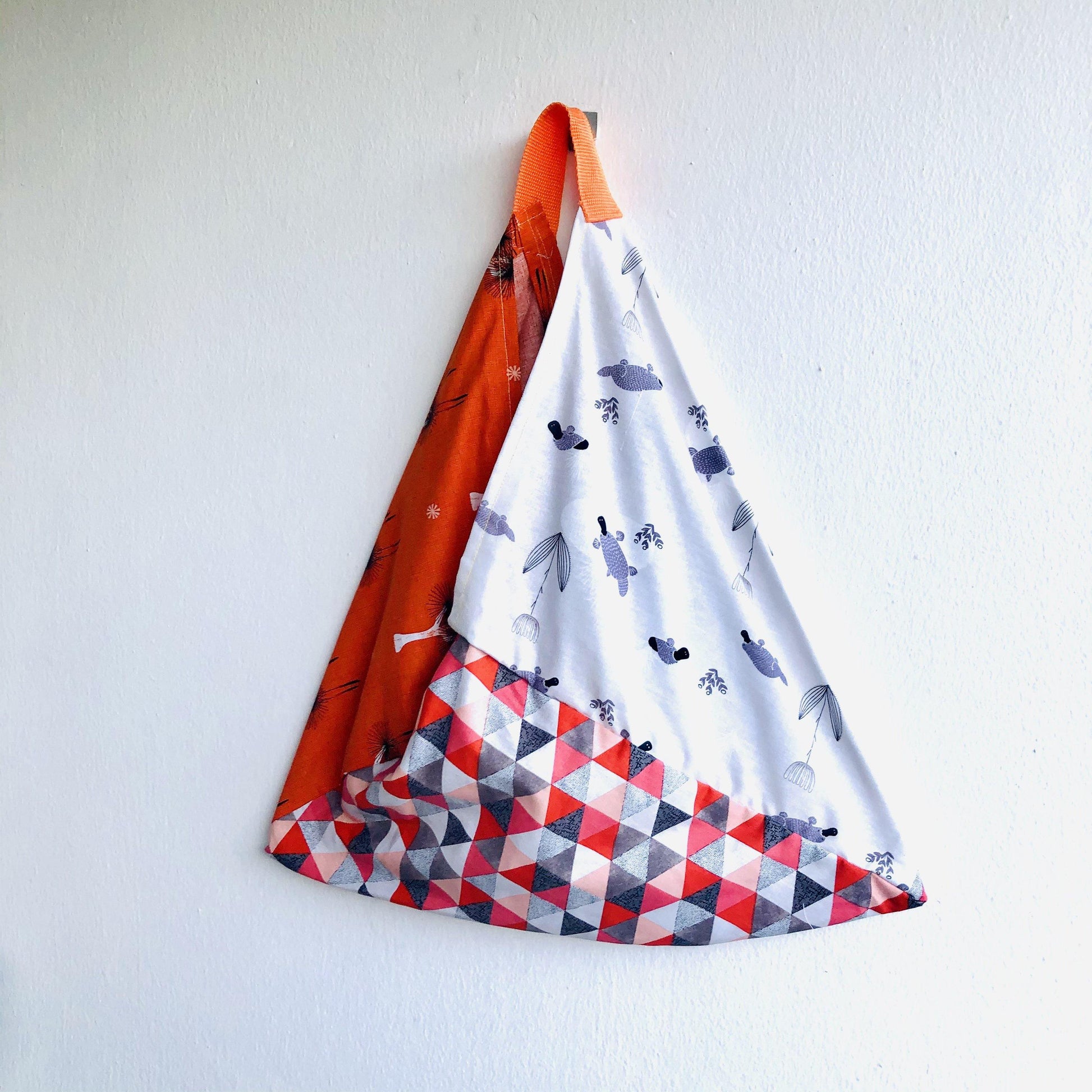 Shoulder bento bag , origami triangle bag , tote fabric bag | Platypus Tasmania - Jiakuma