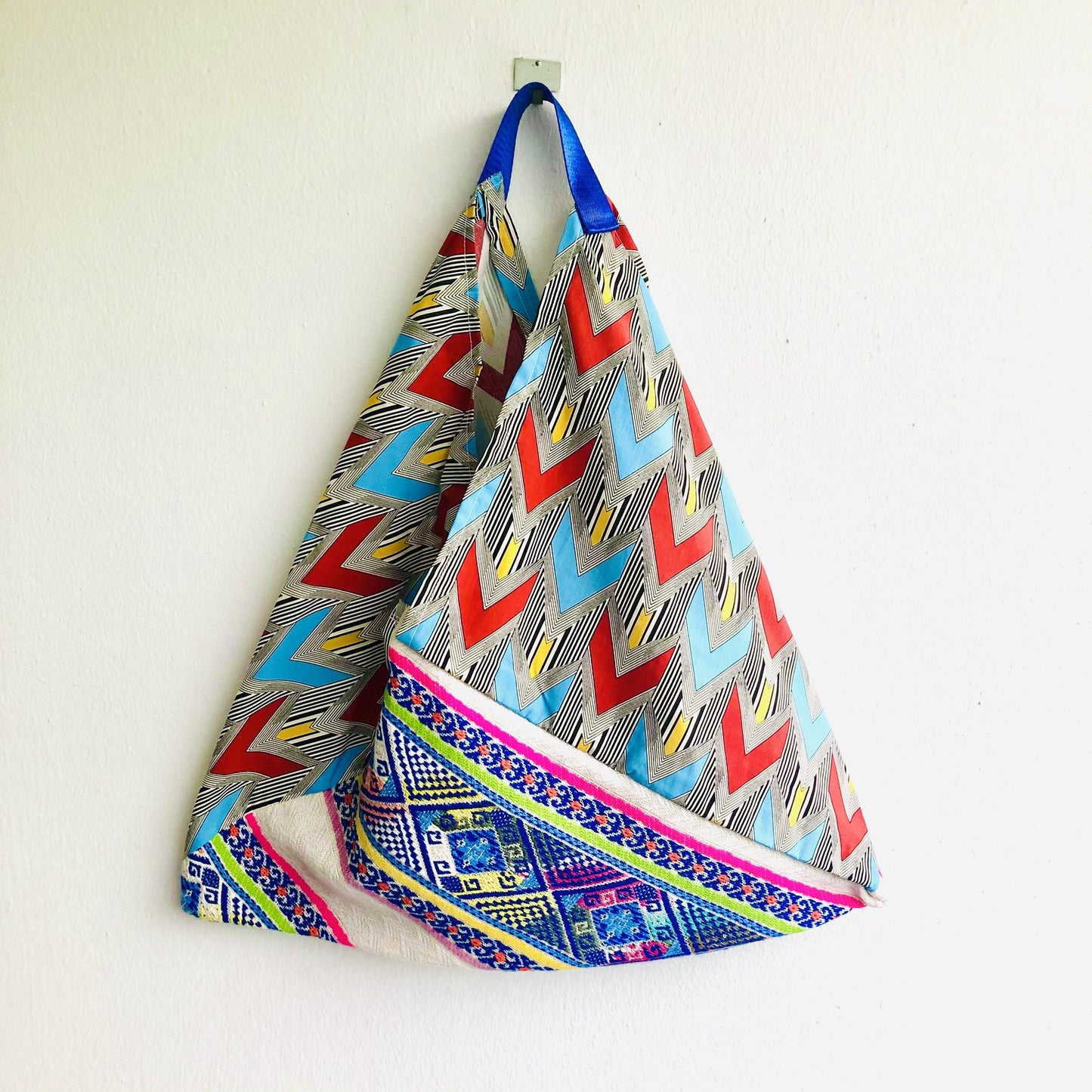 Origami bento bag , triangle tote shoulder bag , ecofriendly bag | Travelling to Acapulco - Jiakuma