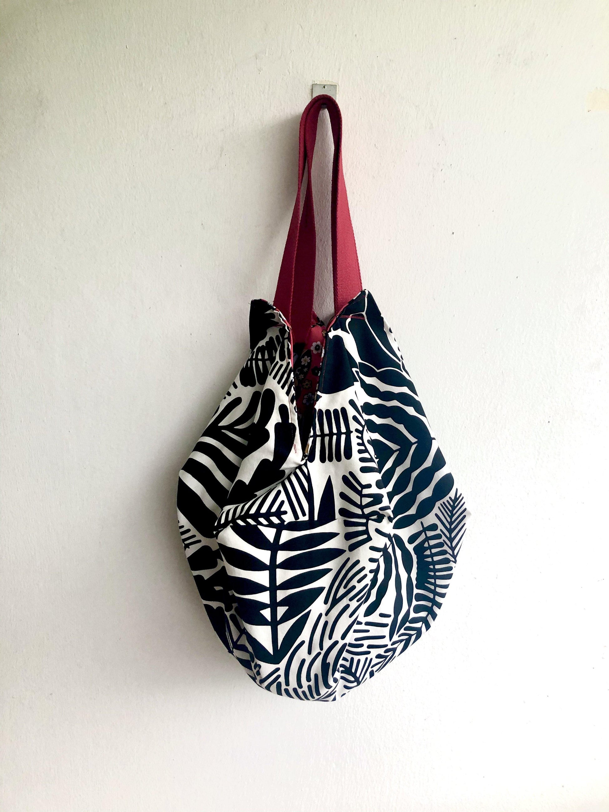 Origami sac reversible bag , two bags in one , eco friendly cool bag | red Kokeshi - Jiakuma