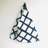 Bento tote bag , shoulder handmade triangle bag , eco friendly shopping bag | Winter minimalist landscape - Jiakuma