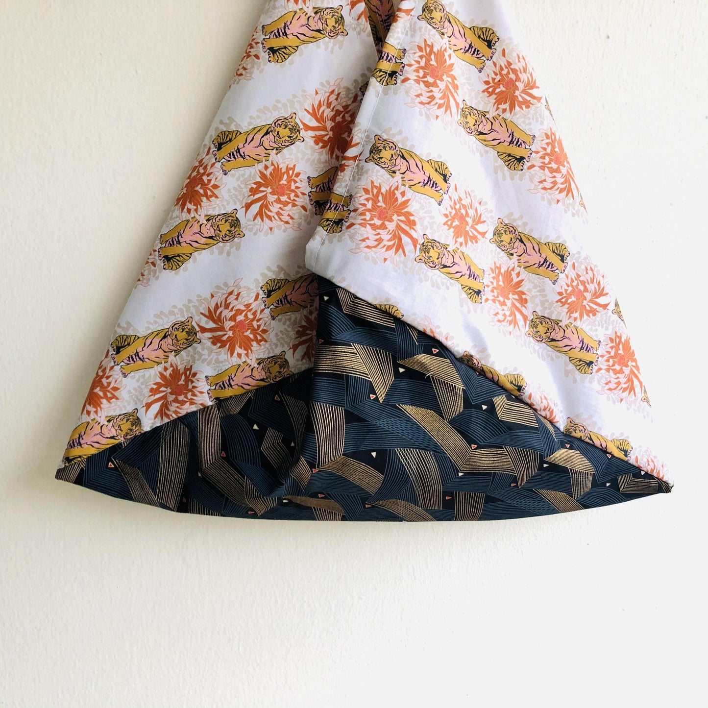 Origami bento bag , triangle handmade fabric tote bag | Tigers used to live in Japan - Jiakuma