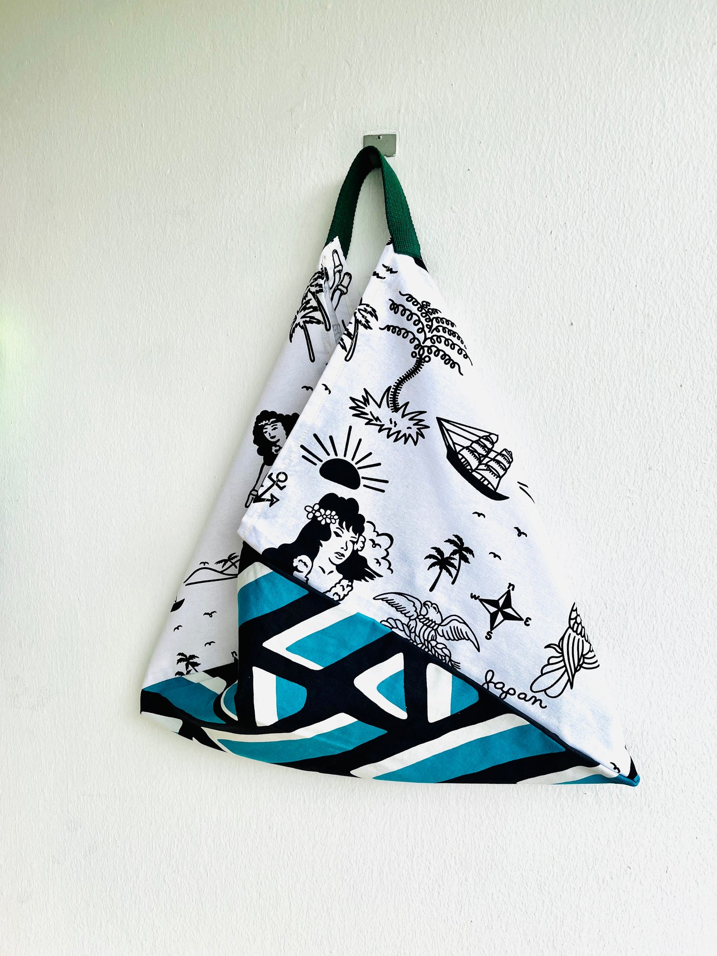 Tote bento bag , origami Japanese triangle bag , cool fabric eco bag , shoulder tote | Dreaming of designing architectures in the pacific islands