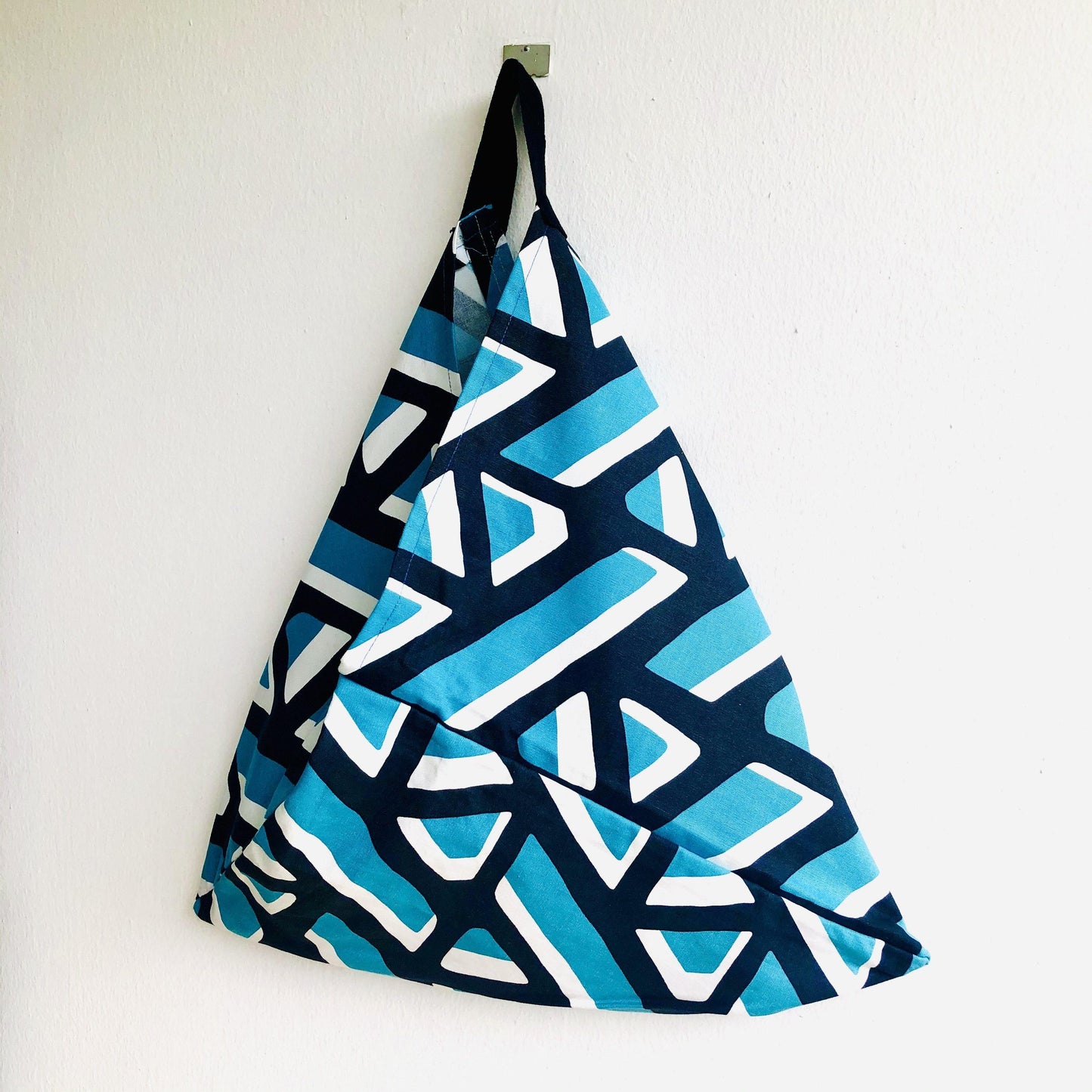 Origami bento bag , shoulder tote fabric bag , Japanese inspired bag | Building labyrinths in Korea - Jiakuma