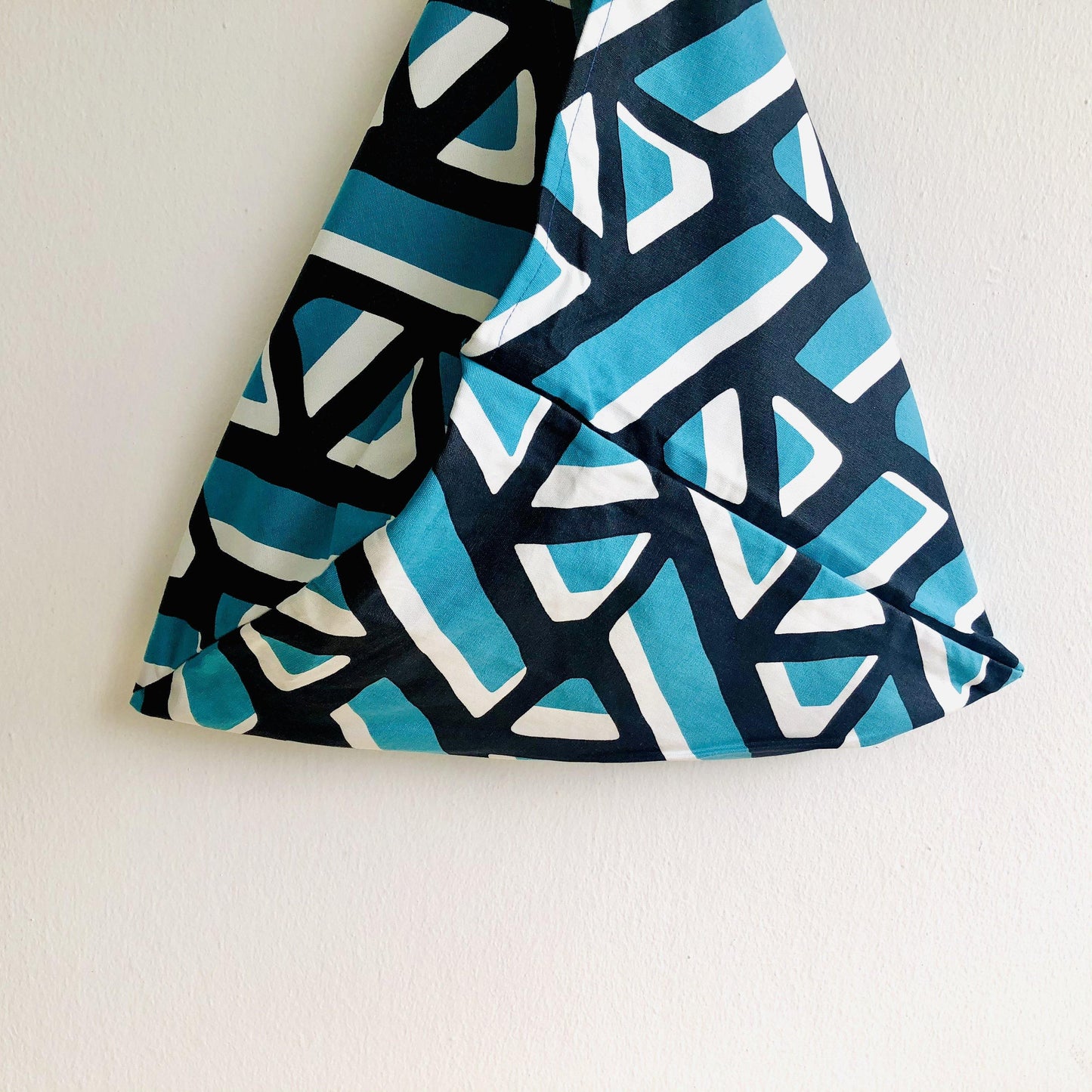 Origami bento bag , shoulder tote fabric bag , Japanese inspired bag | Building labyrinths in Korea - Jiakuma