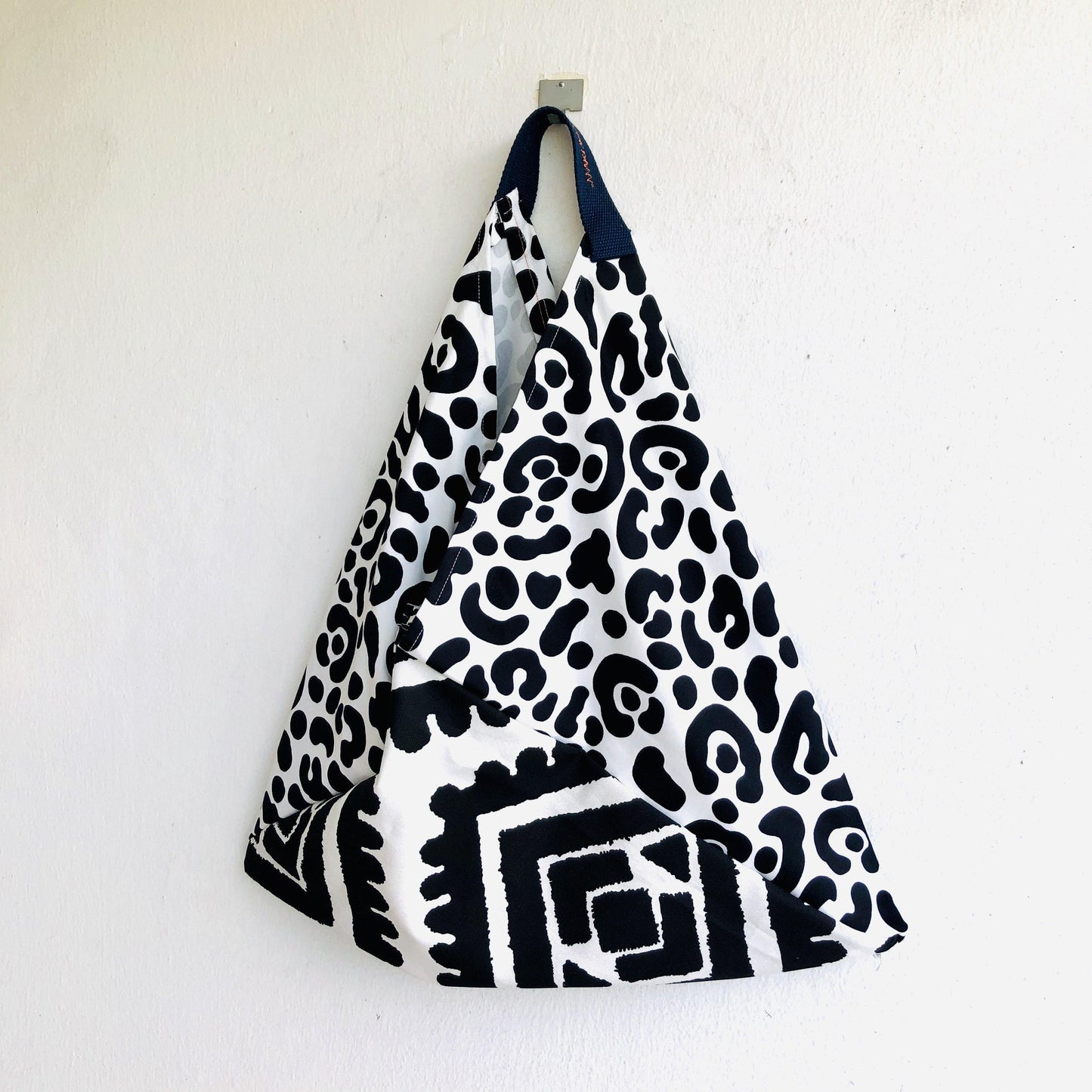 Origami bento bag , shoulder tote bag , eco friendly shopping bag | Black & white textures - Jiakuma