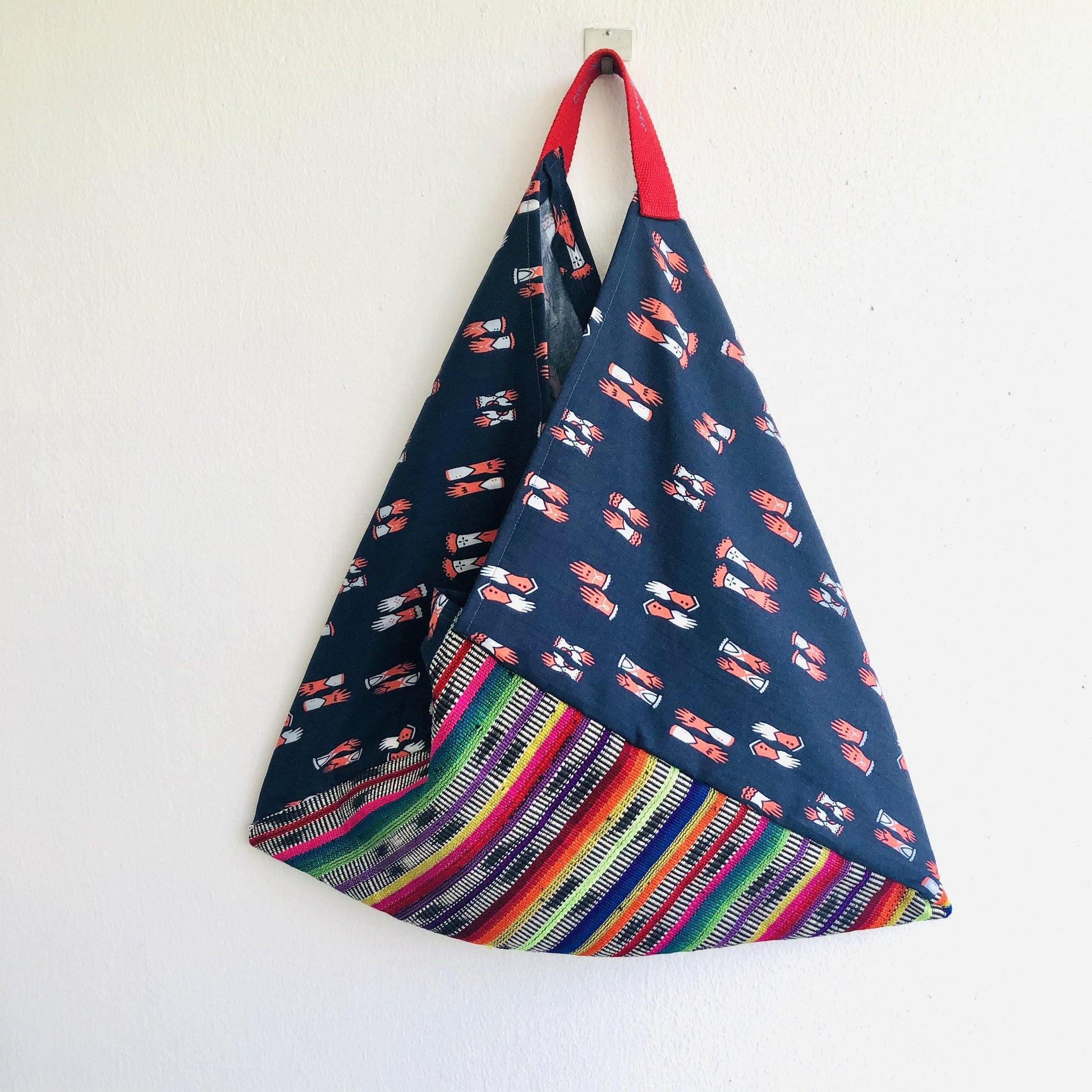 Origami bento bag , triangle Boho eco bag , shoulder tote bag | Wearing my gloves in the Patagonia - Jiakuma