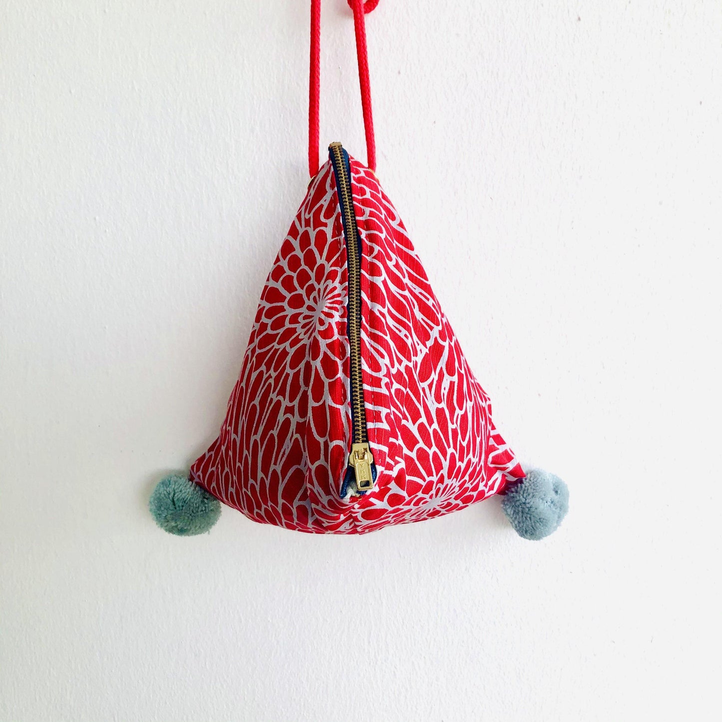 Pom Pom origami bag , triangle fabric cute eco bag | A field of red flowers - Jiakuma