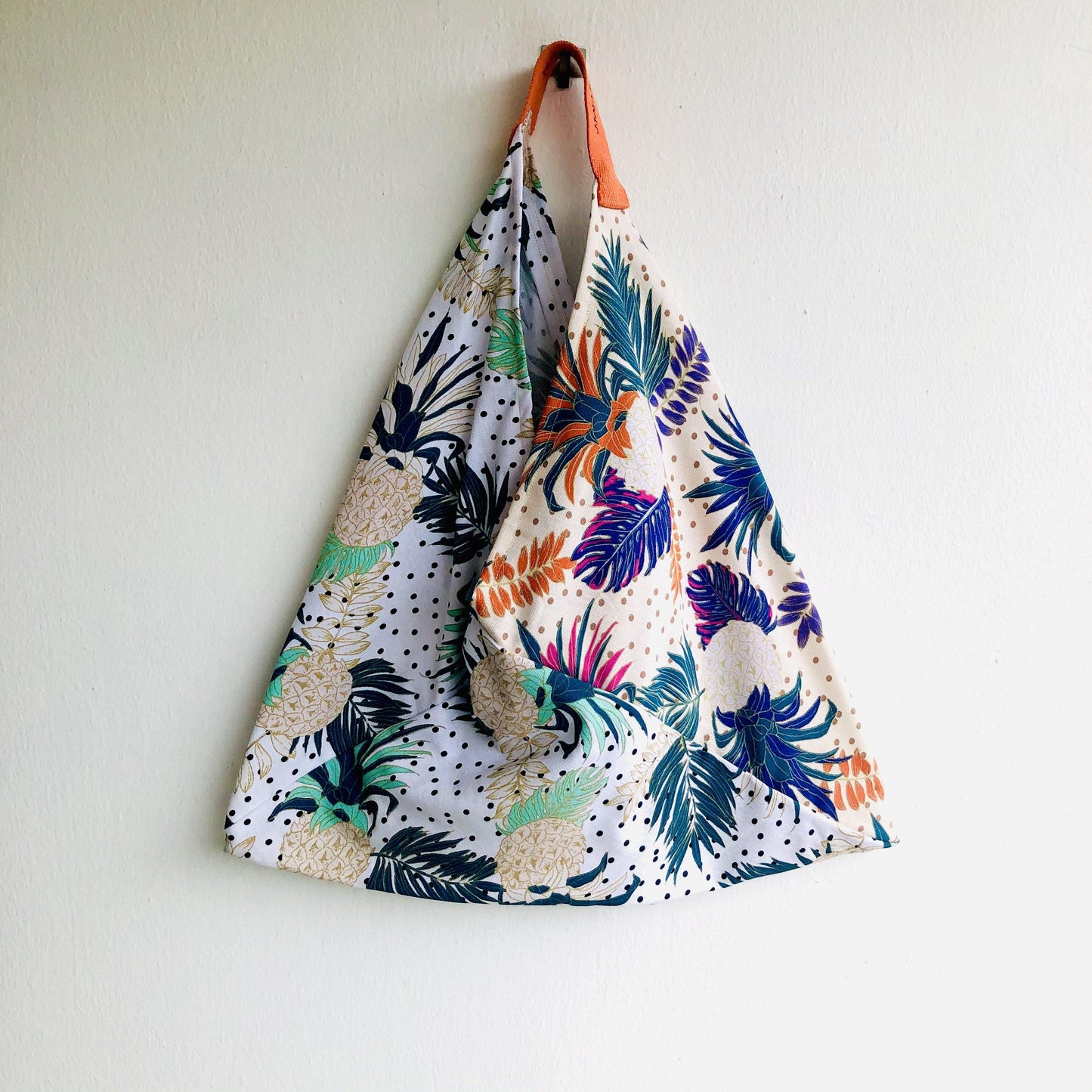 Origami shoulder bento bag , triangle tote shopping bag cool pineapples print bag | Brutus - Jiakuma