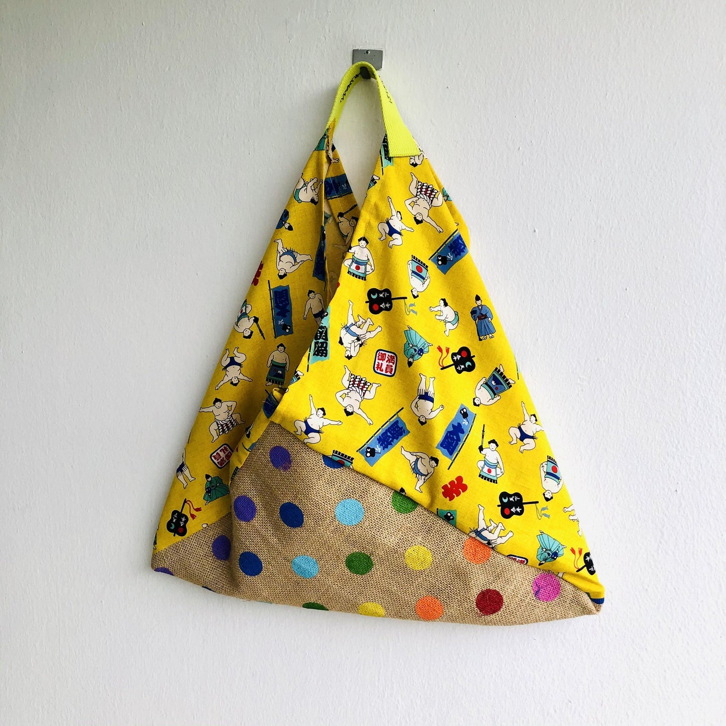 Tote triangle bag , origami bento bag , polka dots colorful jute shoulder bag | Sumo fighters & polka dots - Jiakuma