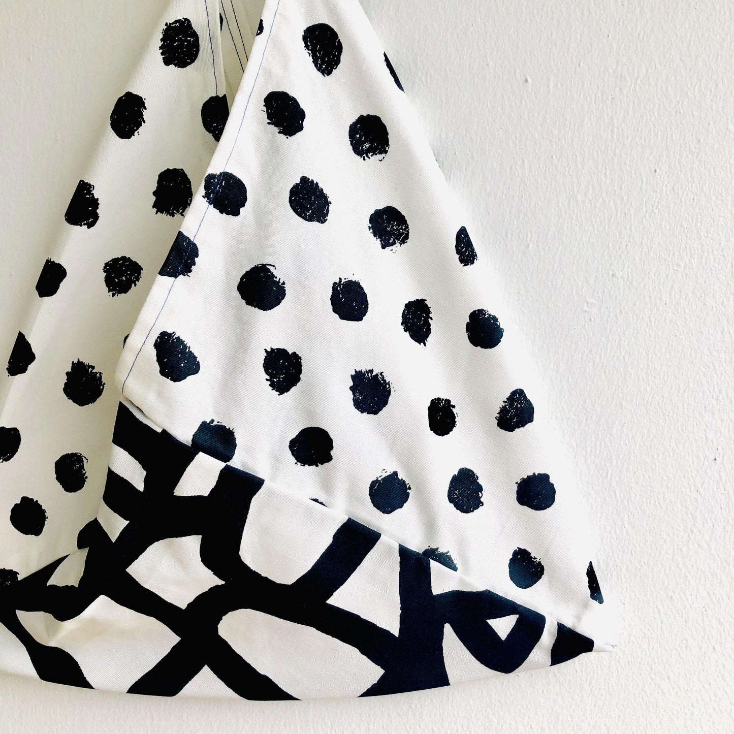 Bento origami tote bag , minimalist shoulder bag | Blanco Y Negro - Jiakuma