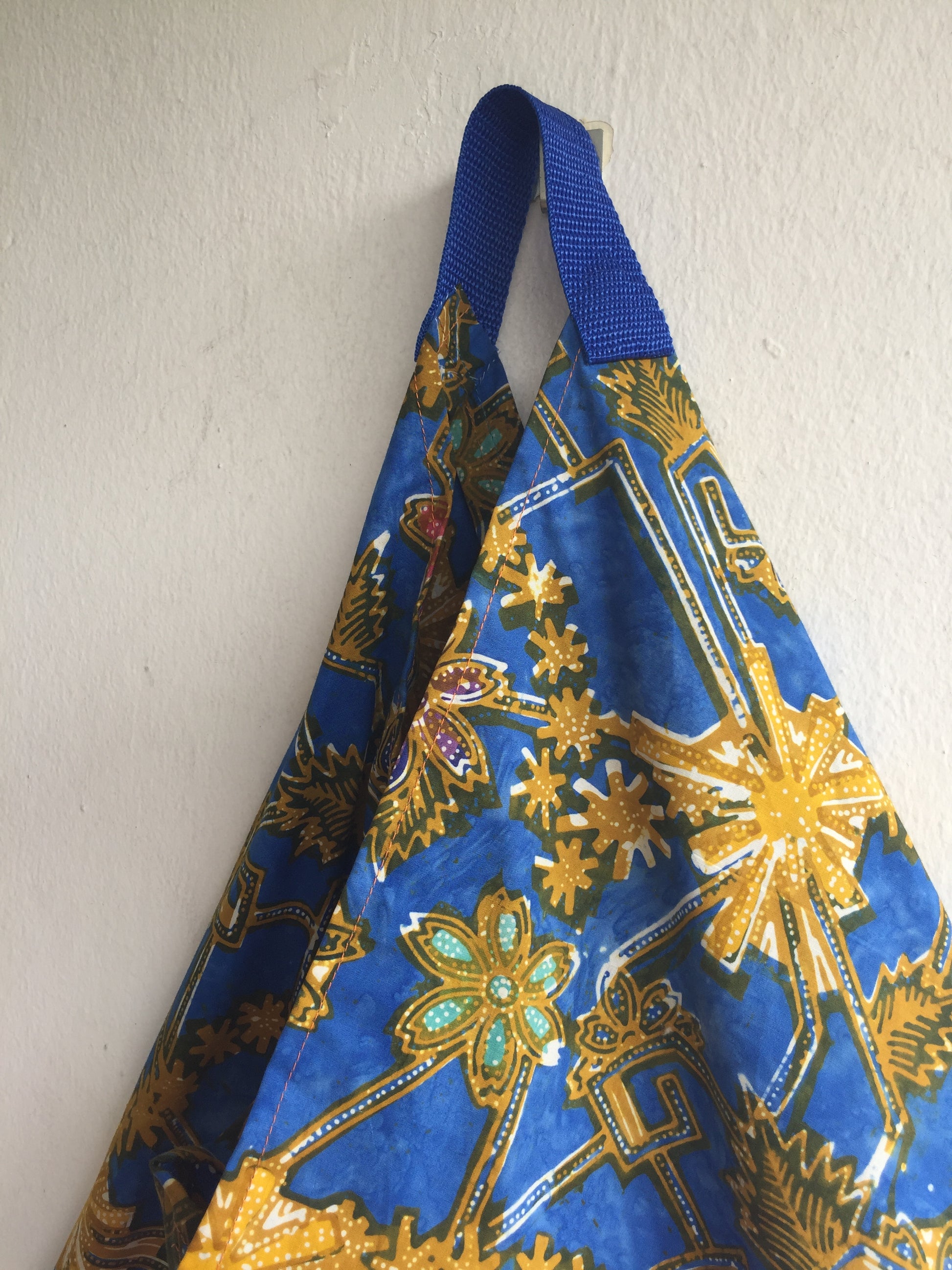 Batik fabric eco friendly reusable origami shoulder bento bag | Bright Batik - jiakuma.myshopify.com