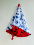 Tote bento bag , origami triangle bag , eco friendly shoulder bag , Japanese inspired | The red fans of Kyoto