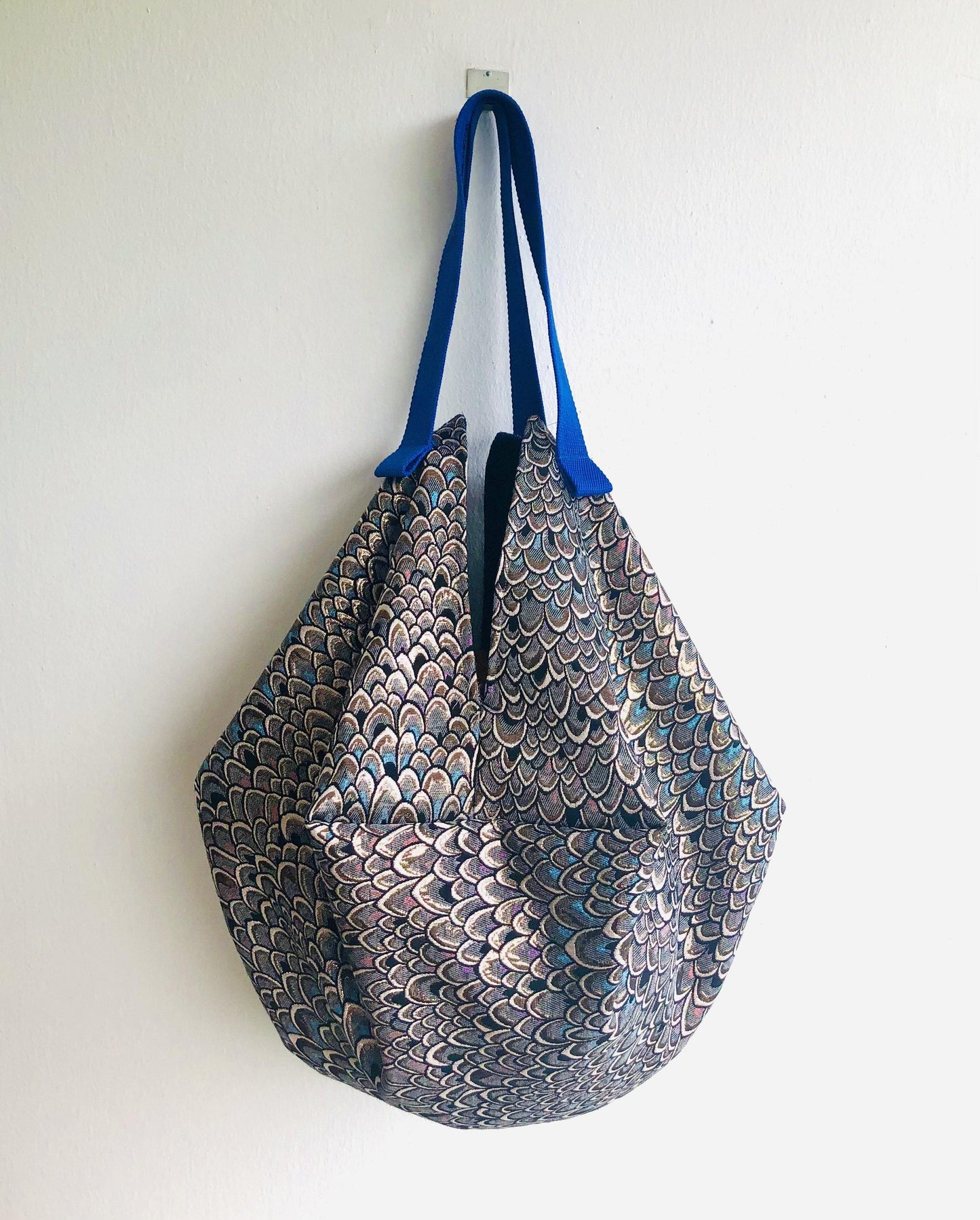 Sac origami bag , unique fabric shoulder bag , reversible tote bag | Blue and pink light effect on an art nouveau building - Jiakuma