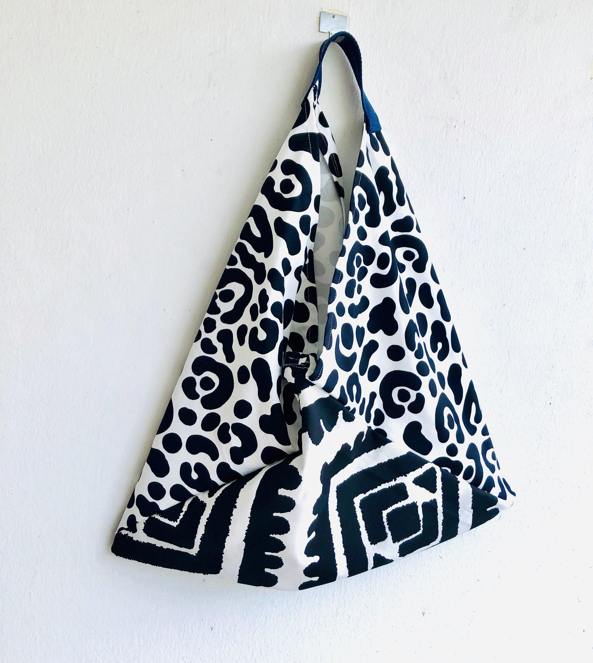 Origami bento bag , shoulder tote bag , eco friendly shopping bag | Black & white textures - Jiakuma