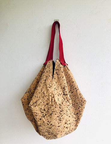 Cork sac bag , shoulder handmade eco friendly origami bag , reversible tote shopping bag | Raw cork & Batik - Jiakuma