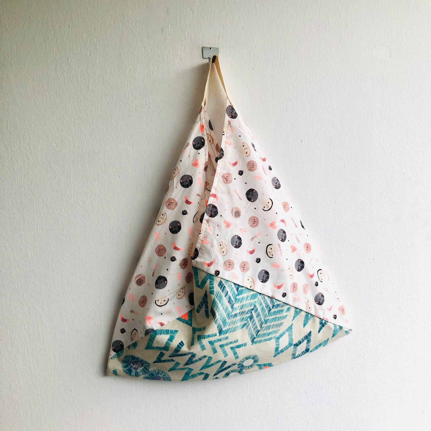 Tote shoulder bento bag , origami triangle easy to carry eco bag | La Luna - Jiakuma