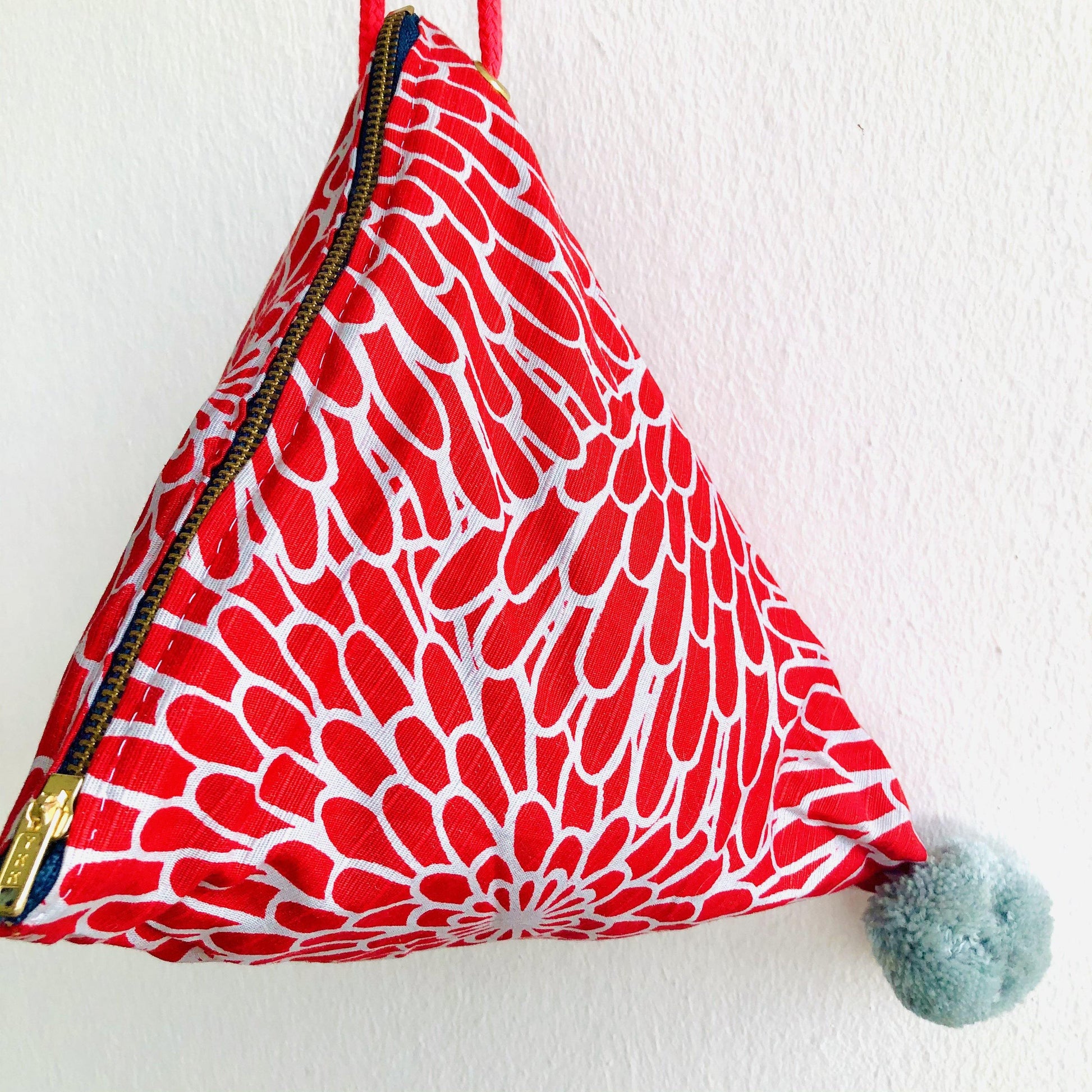 Pom Pom origami bag , triangle fabric cute eco bag | A field of red flowers - Jiakuma