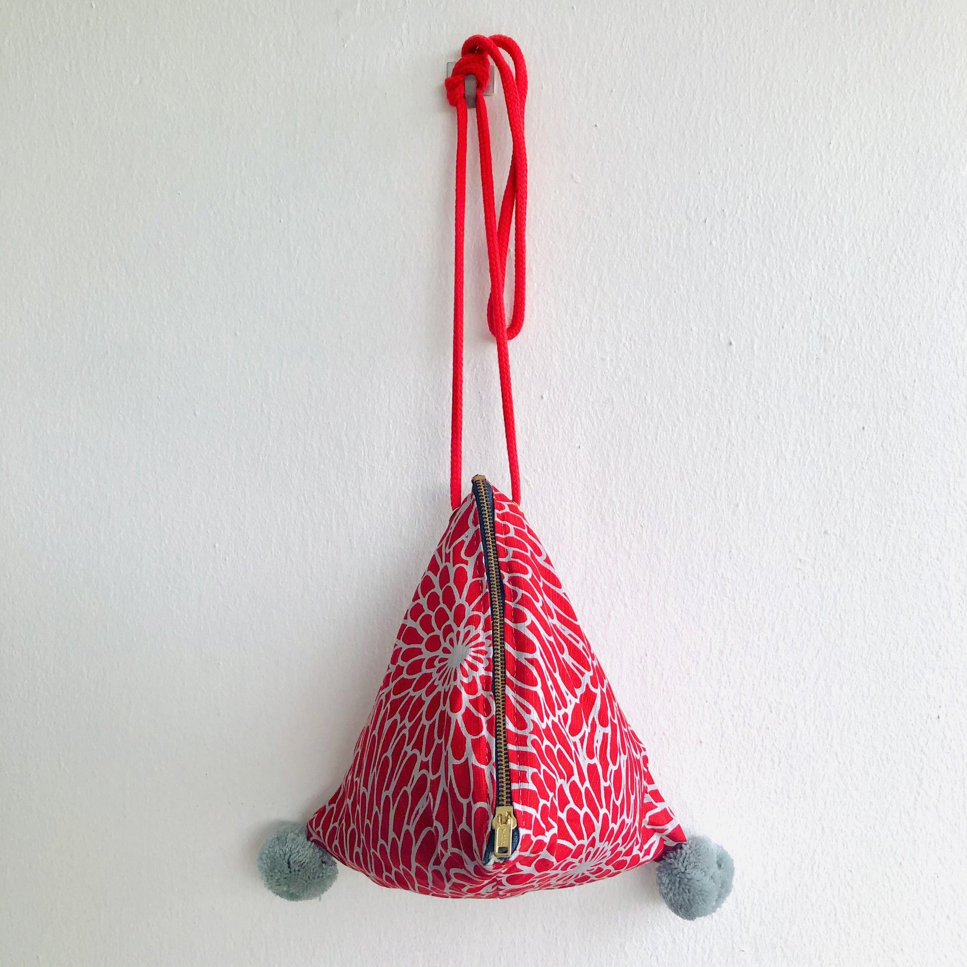 Pom Pom origami bag , triangle fabric cute eco bag | A field of red flowers - Jiakuma