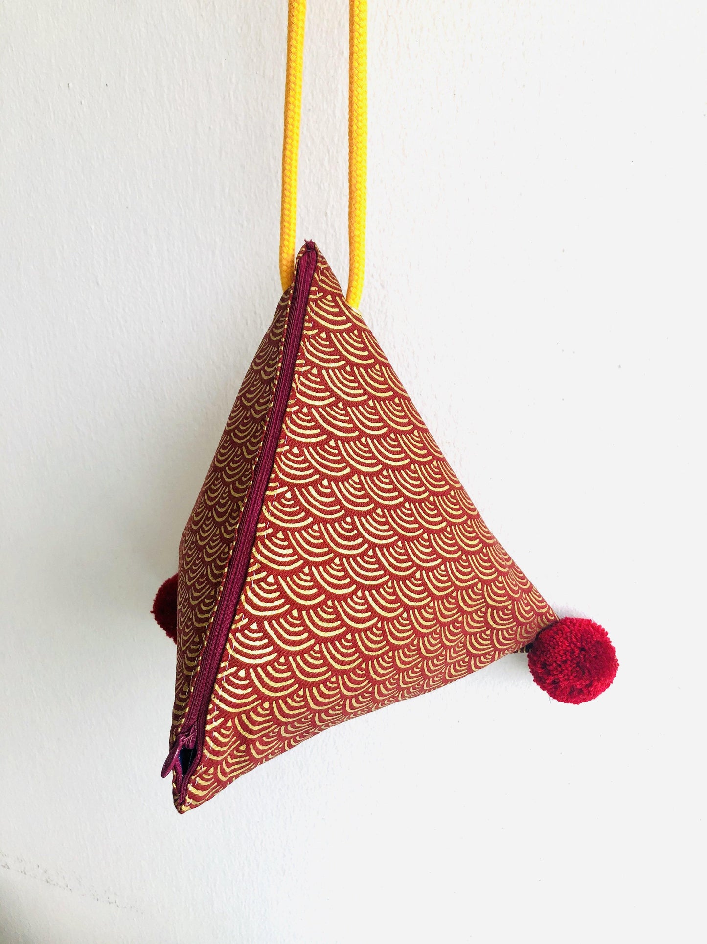 Shoulder origami bag , triangle small fabric bag , pom pom bag | Japan golden wave - Jiakuma