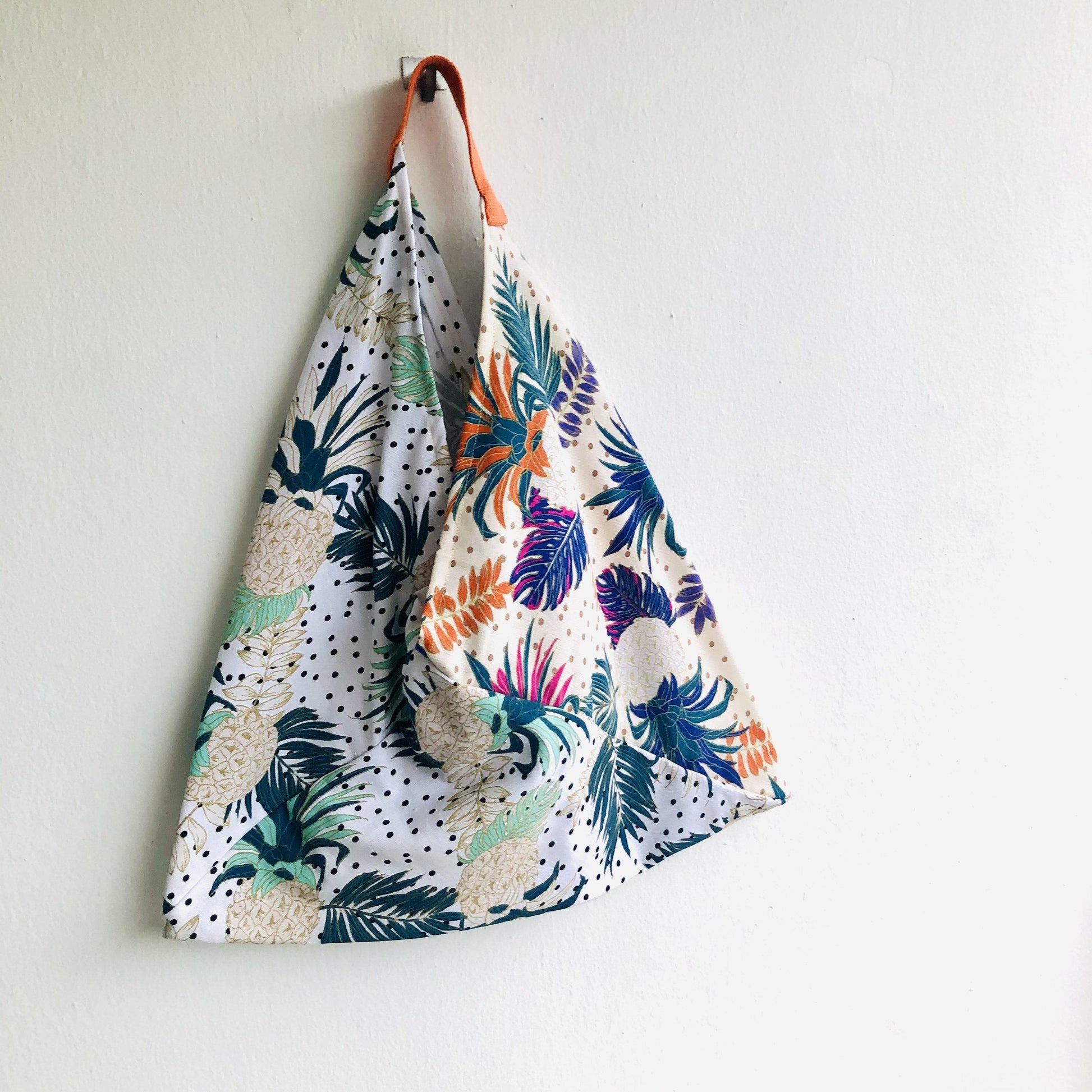 Origami shoulder bento bag , triangle tote shopping bag cool pineapples print bag | Brutus - Jiakuma