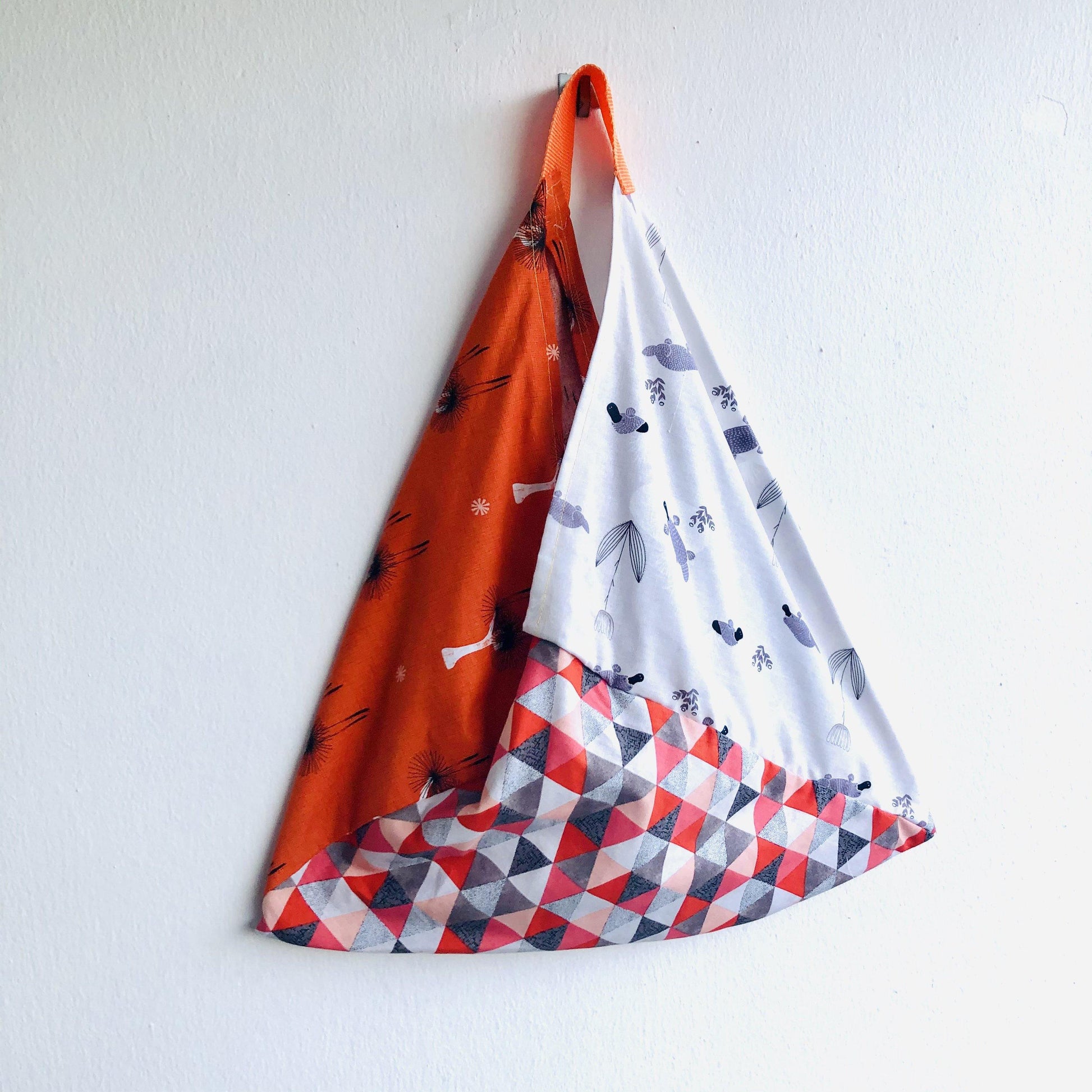 Shoulder bento bag , origami triangle bag , tote fabric bag | Platypus Tasmania - Jiakuma