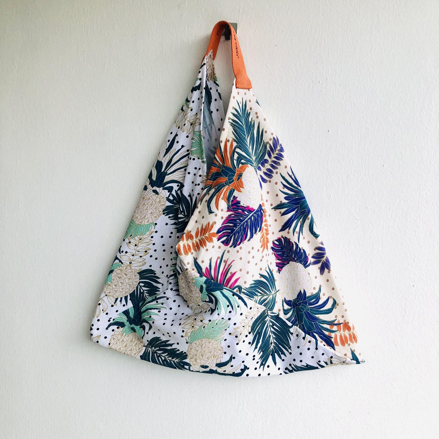 Origami shoulder bento bag , triangle tote shopping bag cool pineapples print bag | Brutus - Jiakuma